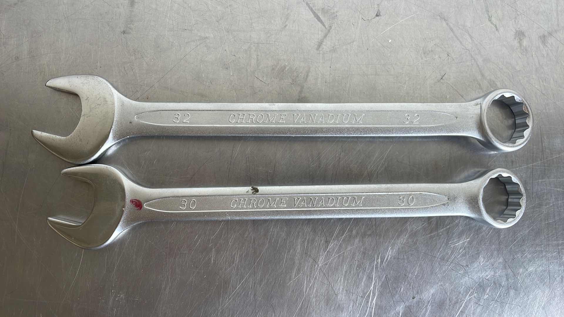 Photo 1 of MR MARK PROFESSIONAL 1161M 32MM, 30MM COMBINATION WRENCH