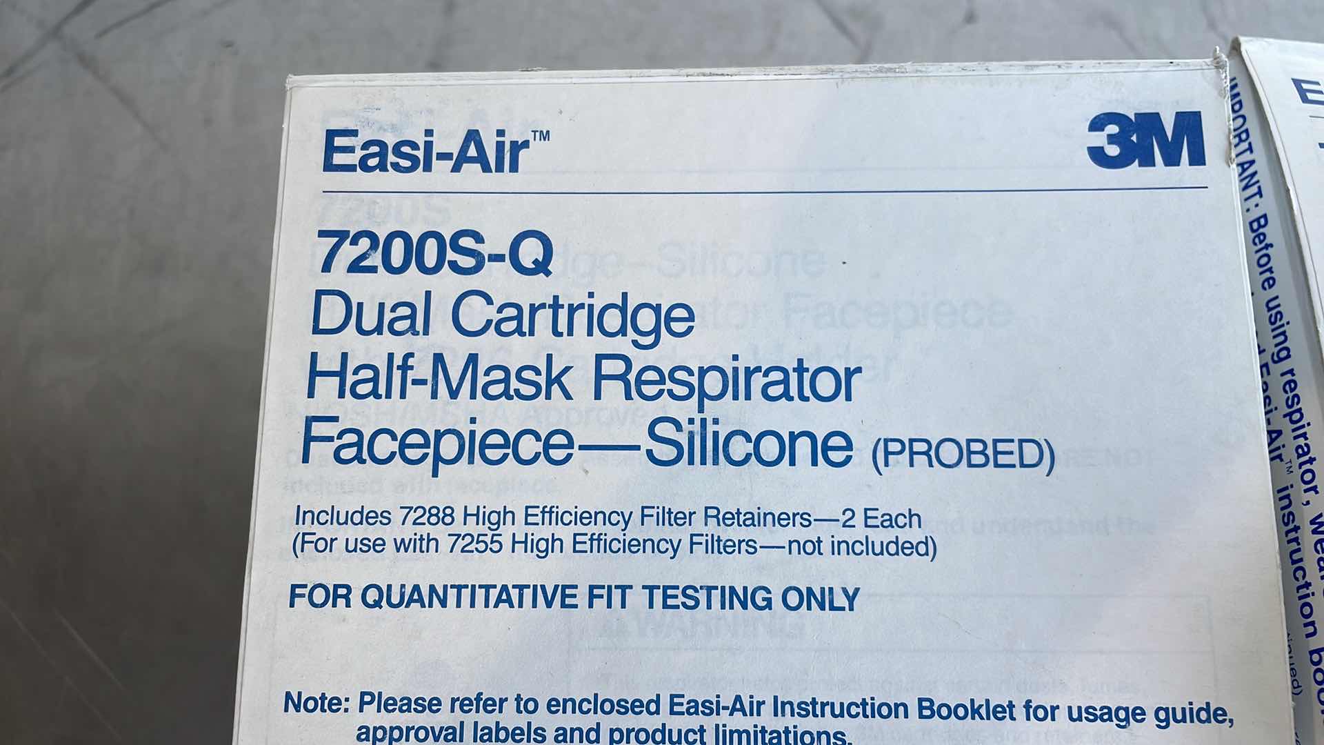 Photo 2 of 3M DUAL CARTRIDGE HALF-MASK RESPIRATOR FACEPIECE MODEL 7200S-Q S/M (4)