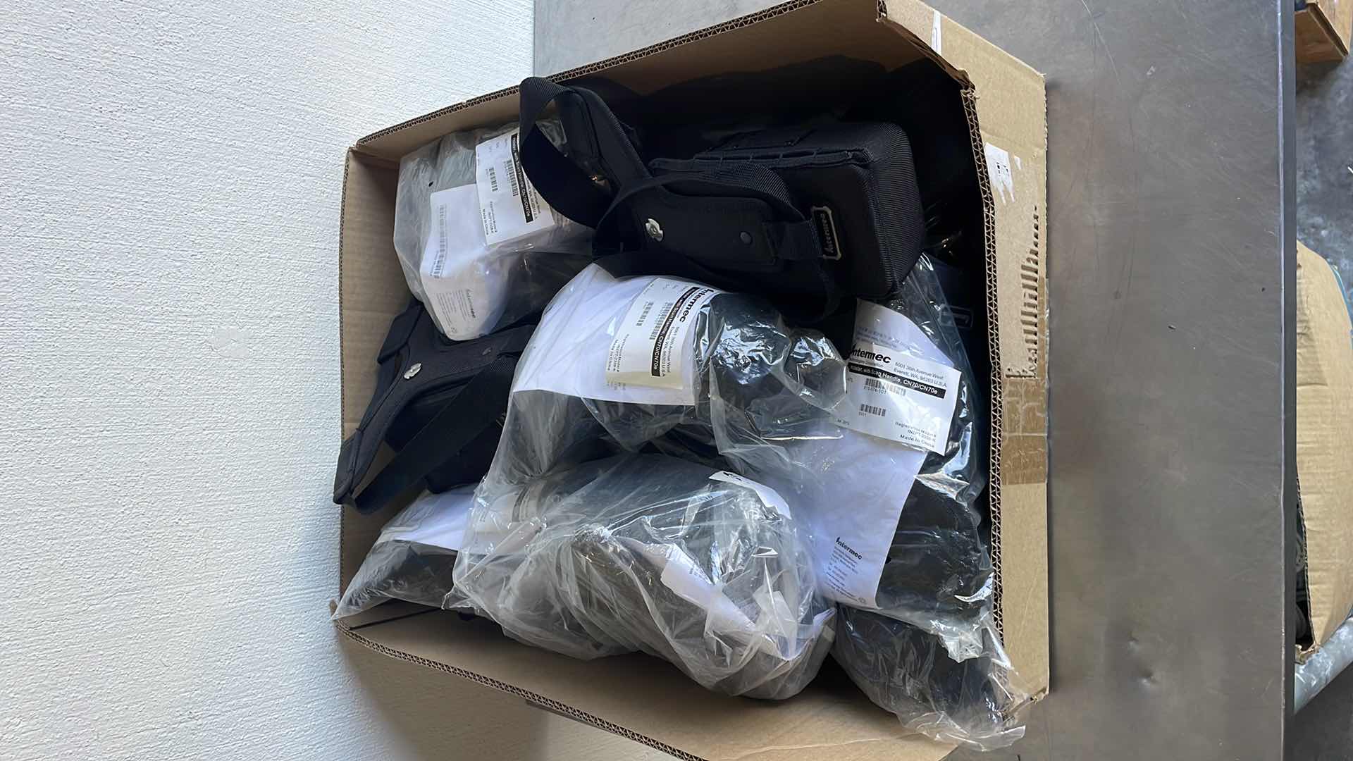 Photo 1 of INTERMEC 815-074-101 HOLSTER WITH SCAN HANDLE FOR CN70 CN70E HHR-A/B 70 SERIES (13)