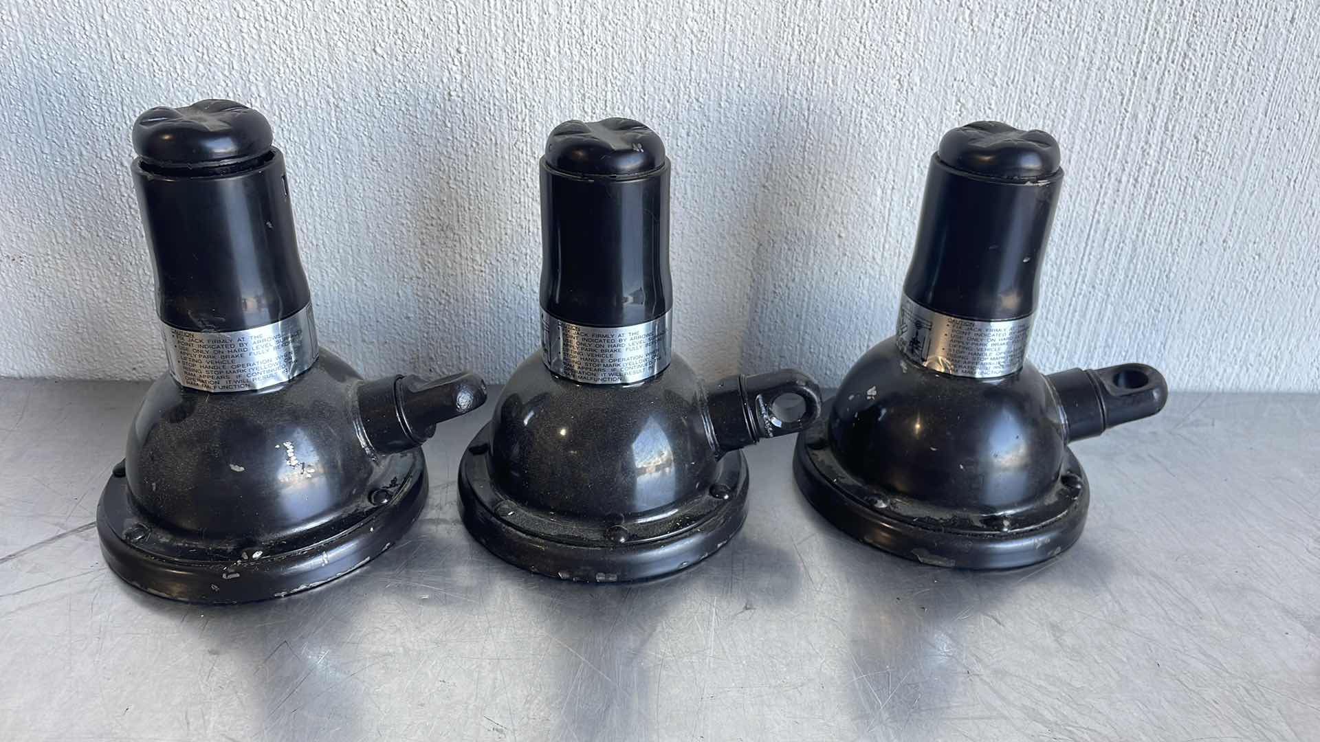 Photo 1 of GENUINE FORD MAZDA JACK WHEEL RIM LIFT UH74-37-790B (3)