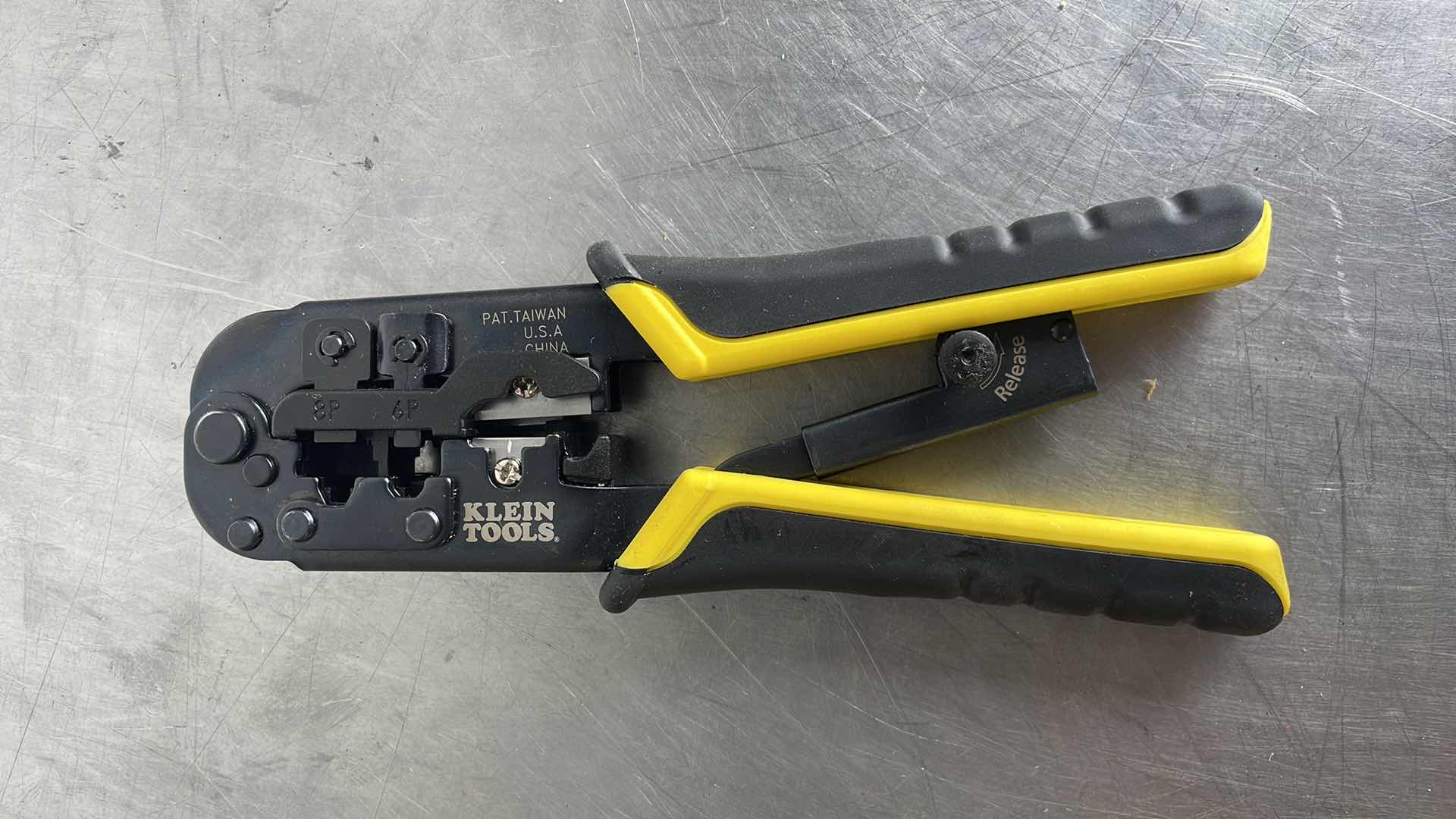 Photo 1 of KLEIN TOOLS RATCHETING MODULAR CRIMPER/STRIP VDV226-011