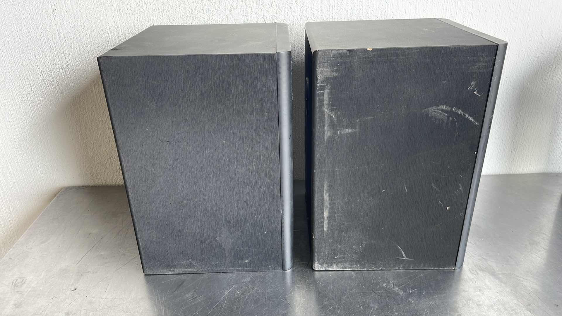 Photo 1 of PINNACLE P6.2P 6.5-INCH 2-WAY FULL RANGE BOOK SHELF SPEAKERS (PAIR)