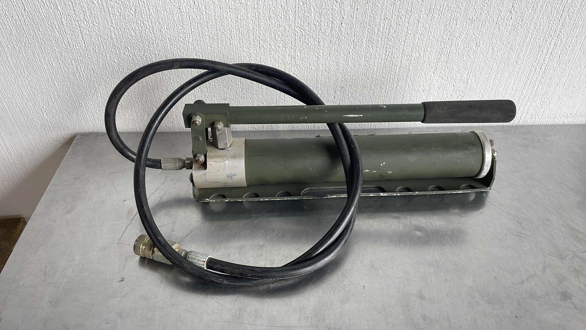 Photo 1 of BOGERT HMMWV BMI-P40A HAND POWERED HYDRAULIC PUMP