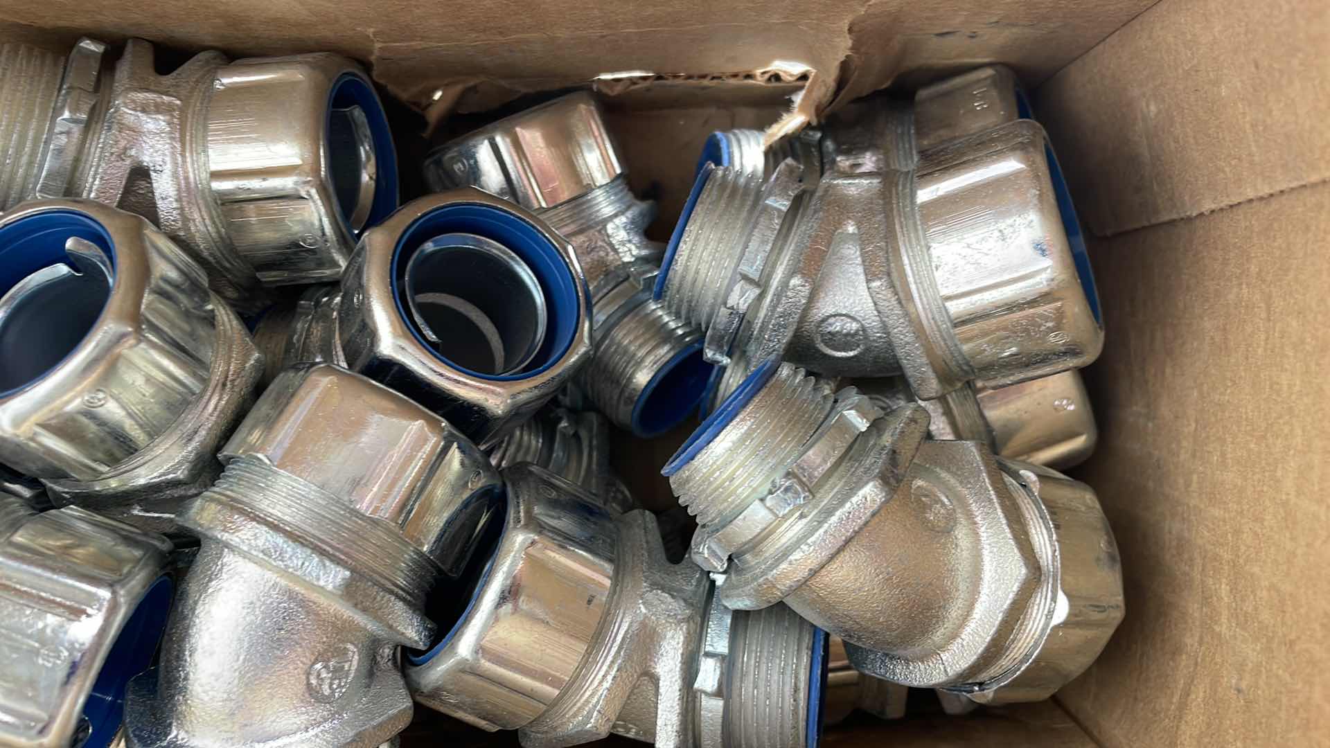Photo 1 of 1” ELECTRICAL CONNECTORS CONDUIT COUPLINGS (20)