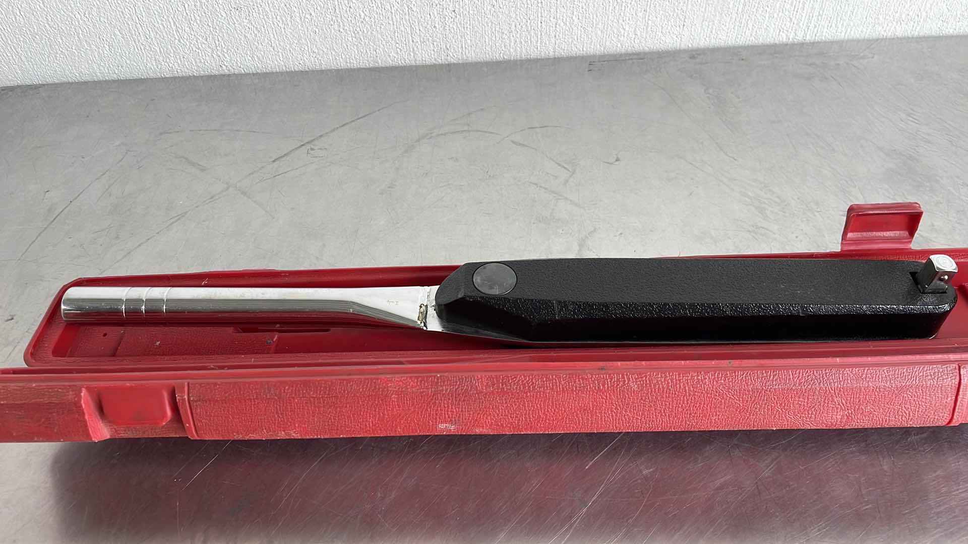 Photo 1 of 1/2" PROTO TORQ-O-METER TORQUE WRENCH IN CASE