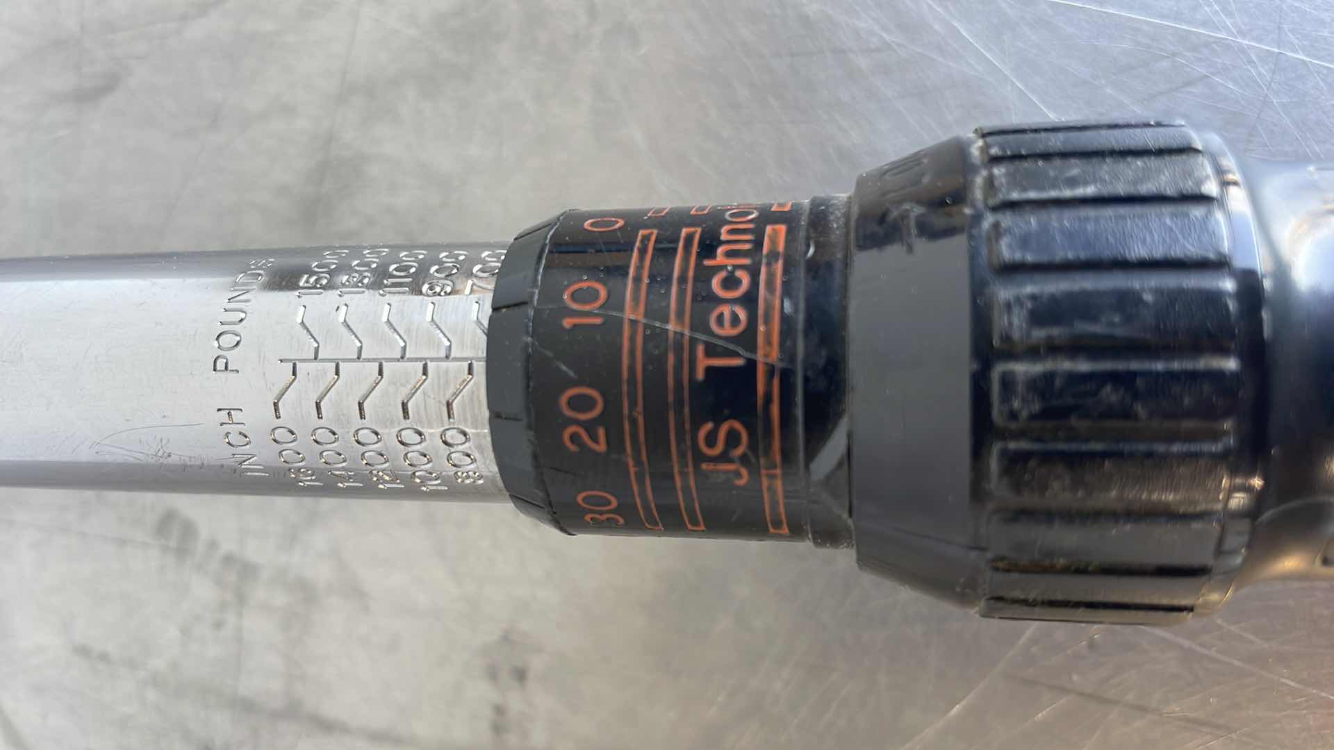 Photo 1 of 1/2” DRIVE TORQUE WRENCH 700-1600IN. LBS JS TECHNOLOGY