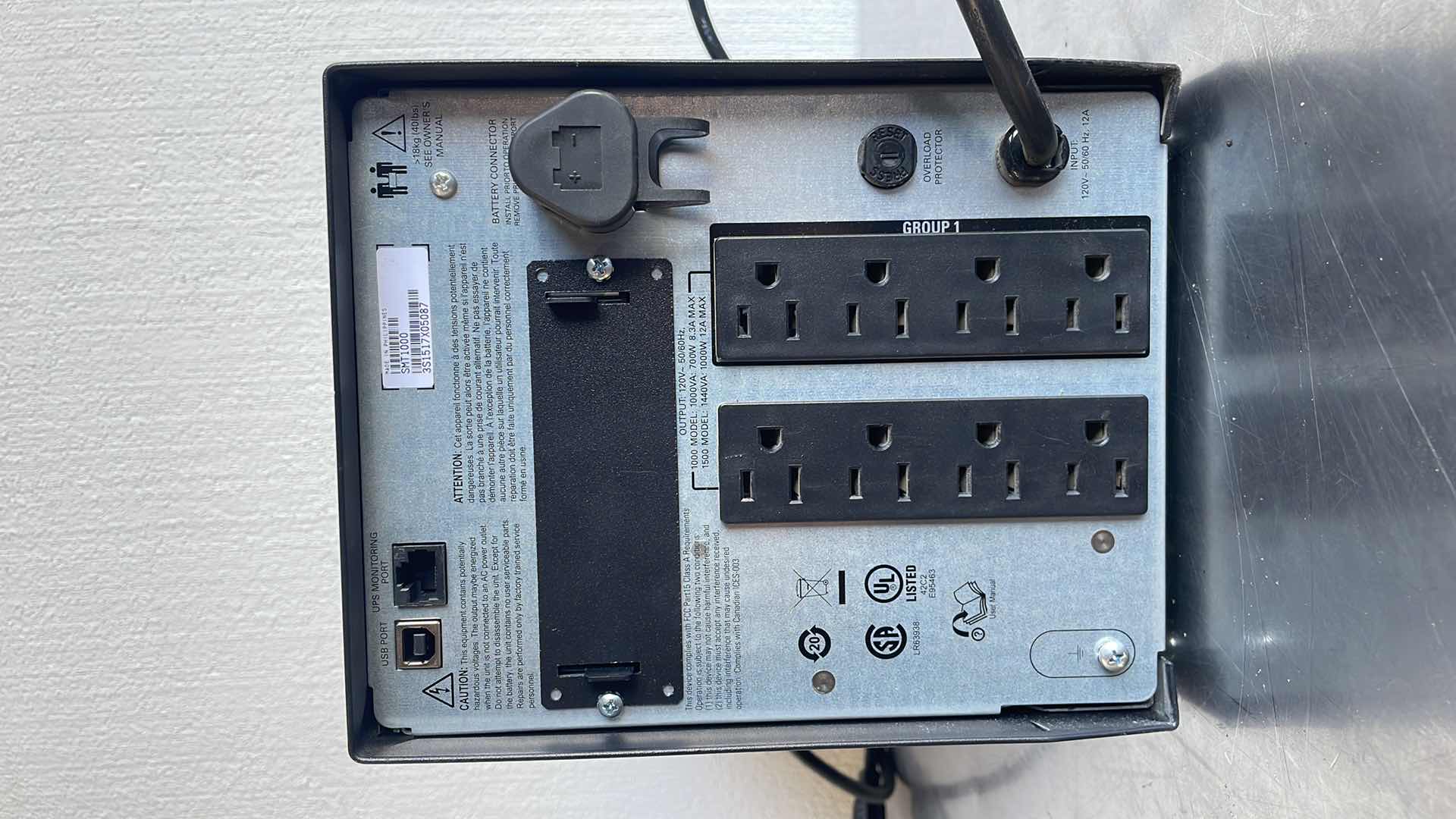 Photo 1 of APC SMART UPS 1000