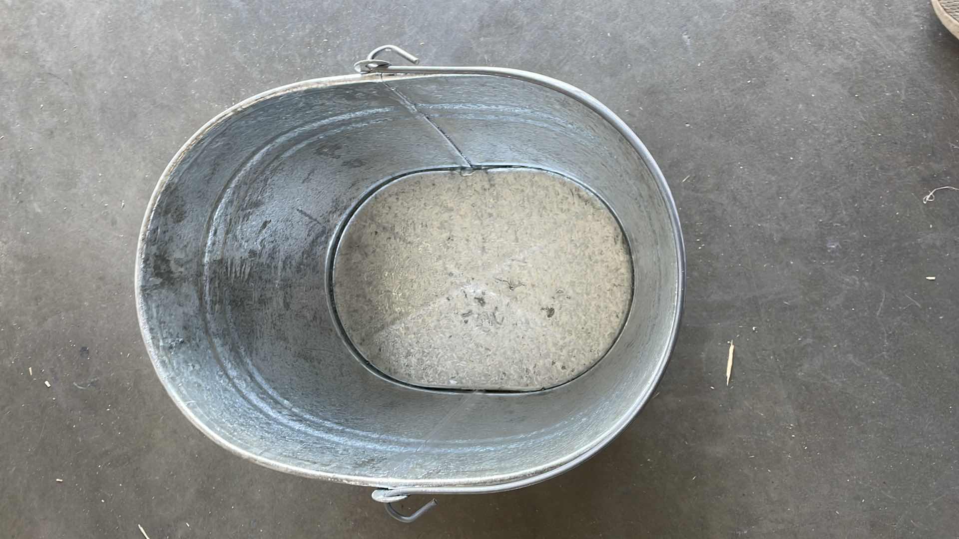 Photo 1 of GEERPRES SEAWAY GALVANIZED STEEL OVAL MOP BUCKET