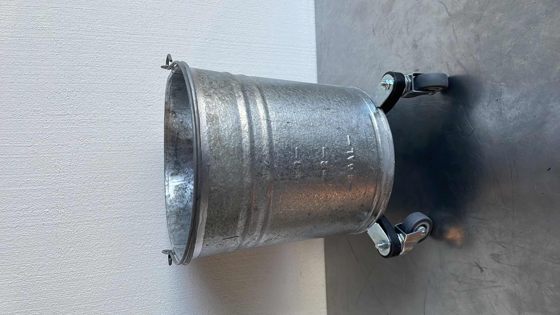 Photo 1 of GEERPRES SEAWAY GALVANIZED STEEL OVAL MOP BUCKET