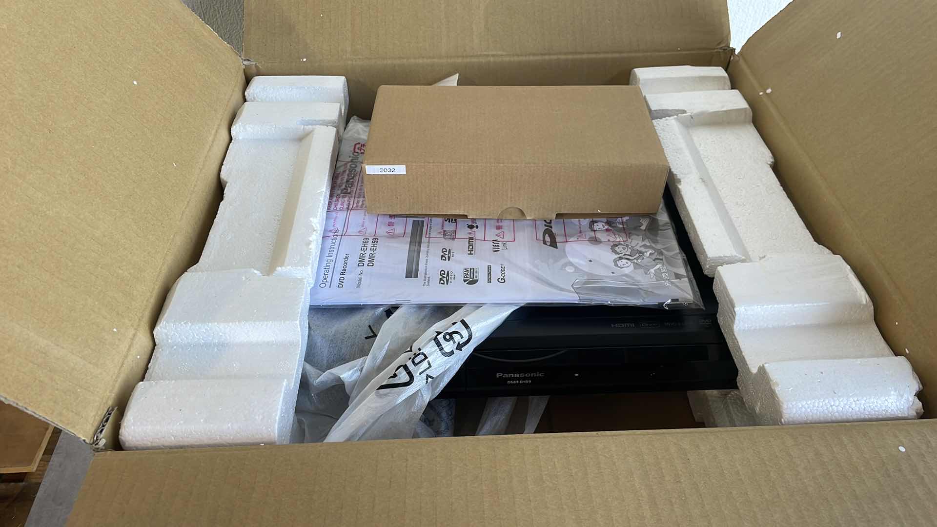 Photo 1 of PANASONIC DVD RECORDER DMR-EH59