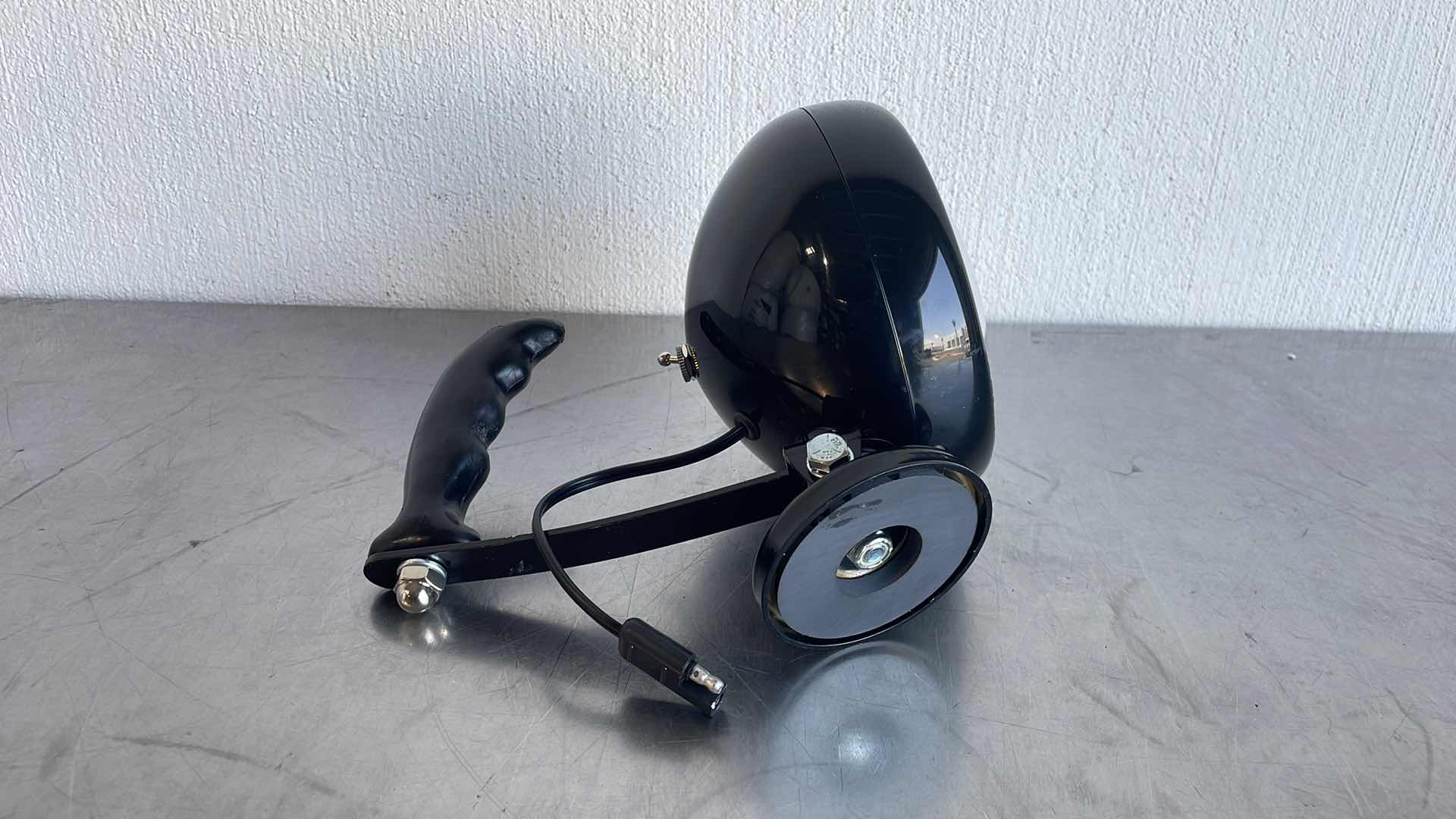 Photo 1 of MAGNALIGHT