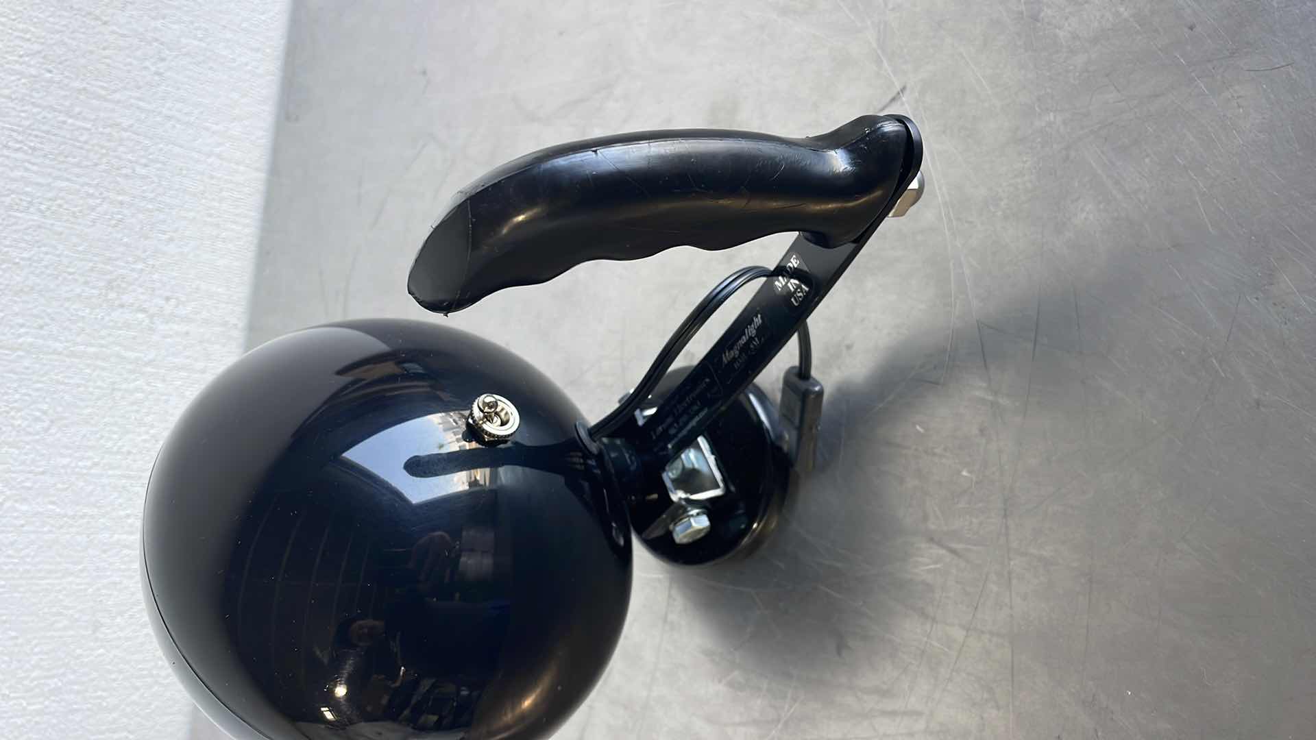 Photo 1 of MAGNALIGHT