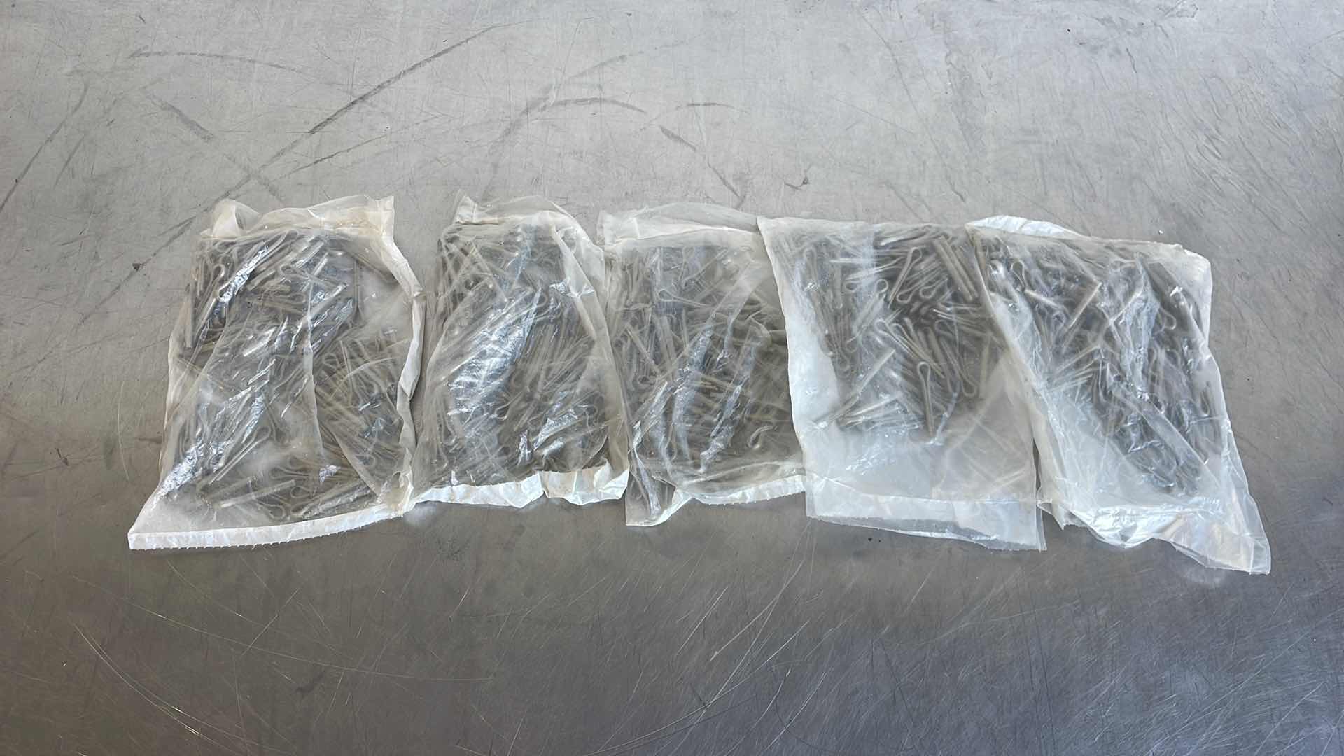 Photo 1 of 5/32" X 1" 304 STAINLESS STEEL COTTER PINS MIL-SPEC MS24665- 437 (500)