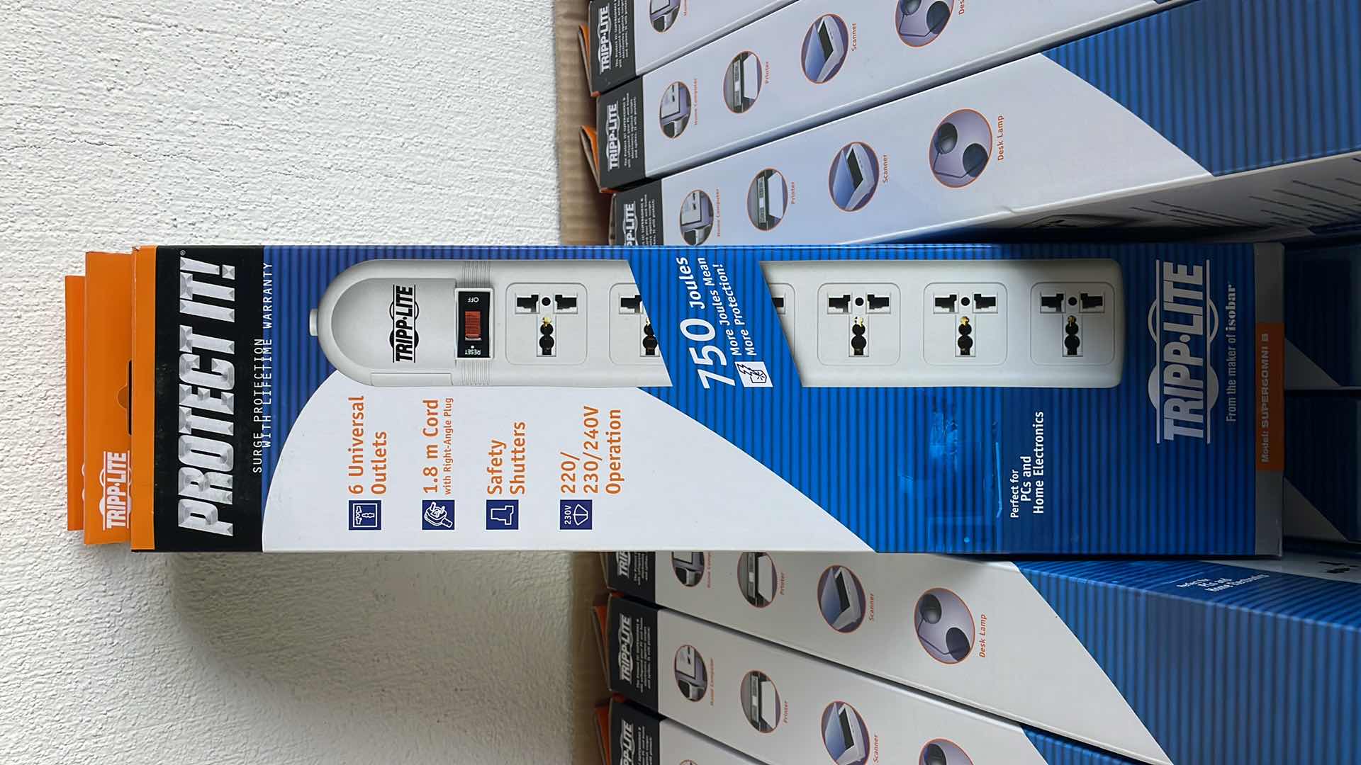 Photo 1 of TRIPP LITE 230V 6-UNIVERSAL OUTLET SURGE PROTECTOR POWER STRIPS (20)