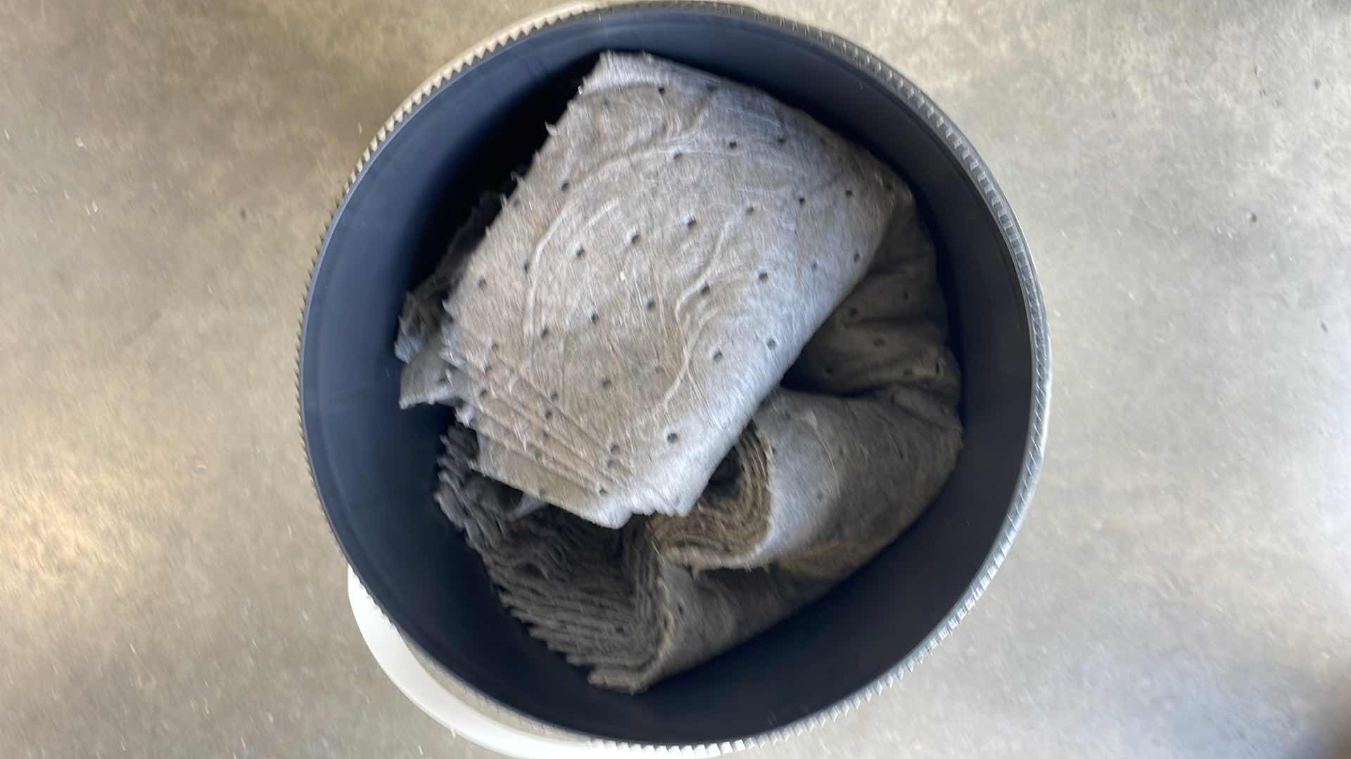 Photo 1 of 5 GAL UNIVERSAL SPILL KIT