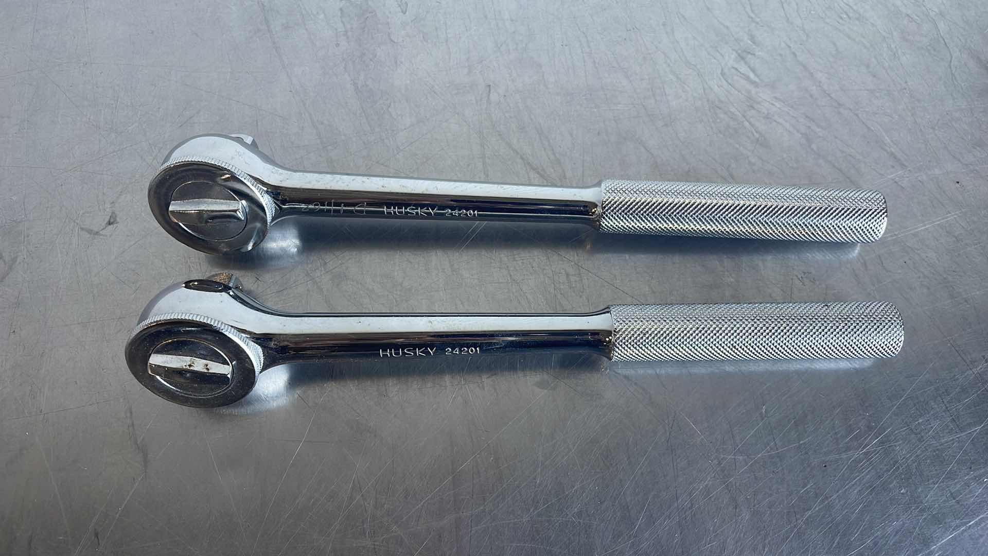 Photo 1 of HUSKY 24201 1/2” DRIVE RATCHETS (2)