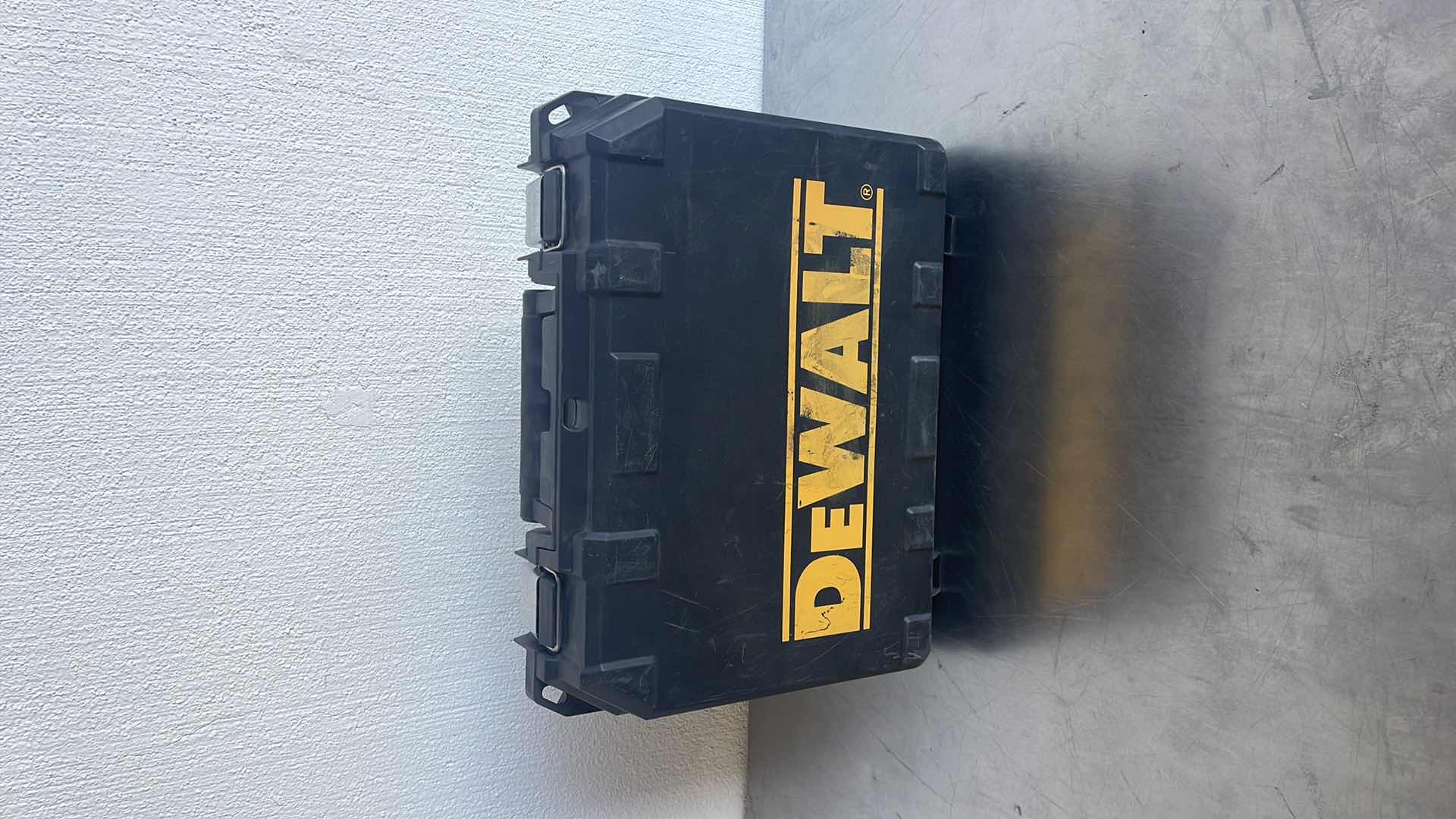 Photo 3 of DEWALT DW920 7.2v CORDLESS SCREWDRIVER HARD PLASTIC CASE