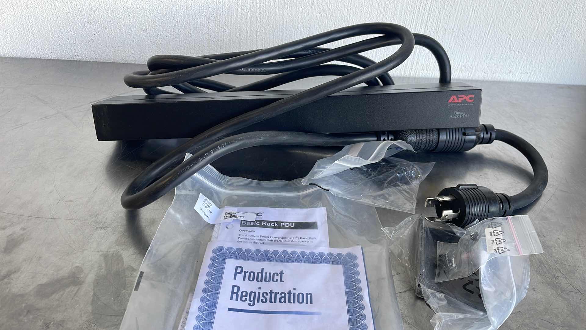 Photo 2 of APC BASIC RACK PDU