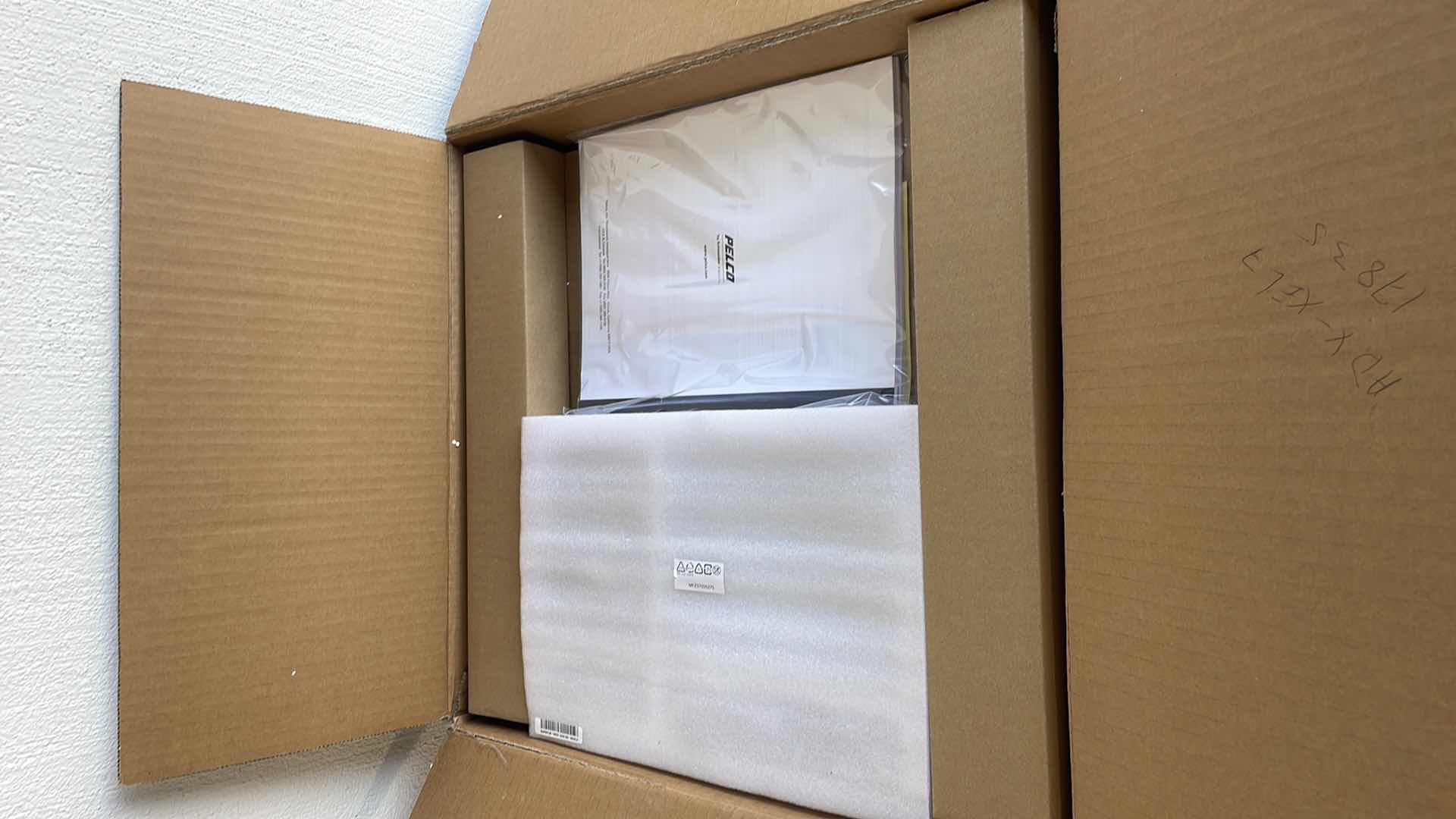 Photo 1 of PELCO DIGITAL VIDEO RECORDER DX 4104 SERIES