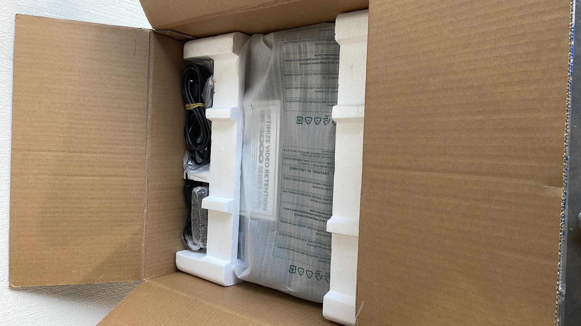 Photo 1 of PELCO DIGITAL VIDEO RECORDER DX 4104 SERIES