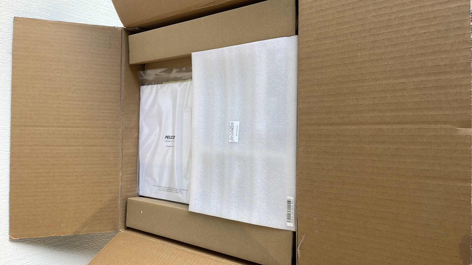 Photo 1 of PELCO DIGITAL VIDEO RECORDER DX 4104 SERIES