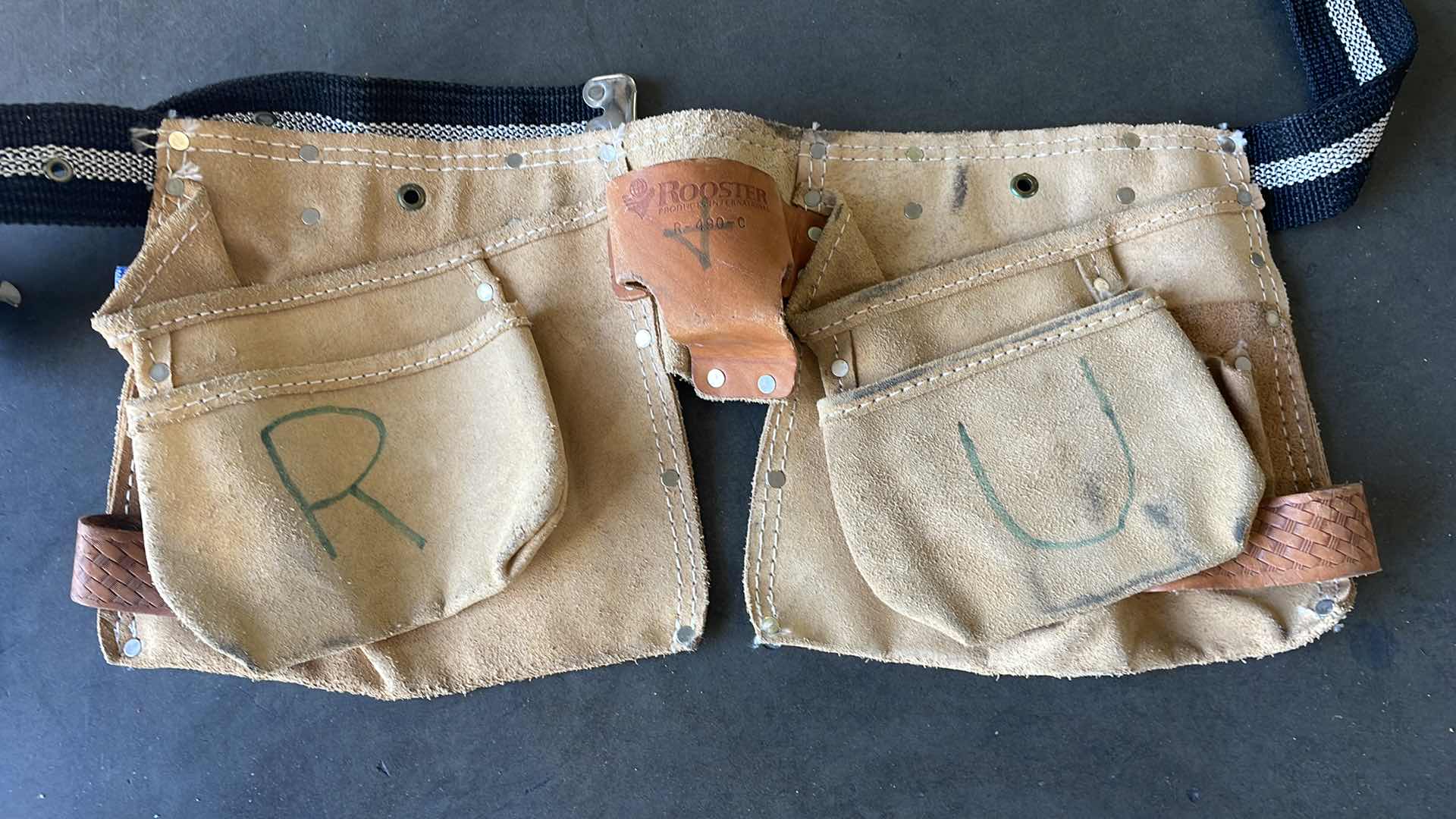 Photo 1 of ROOSTER CARPENTERS BELTS R-490-C (3)