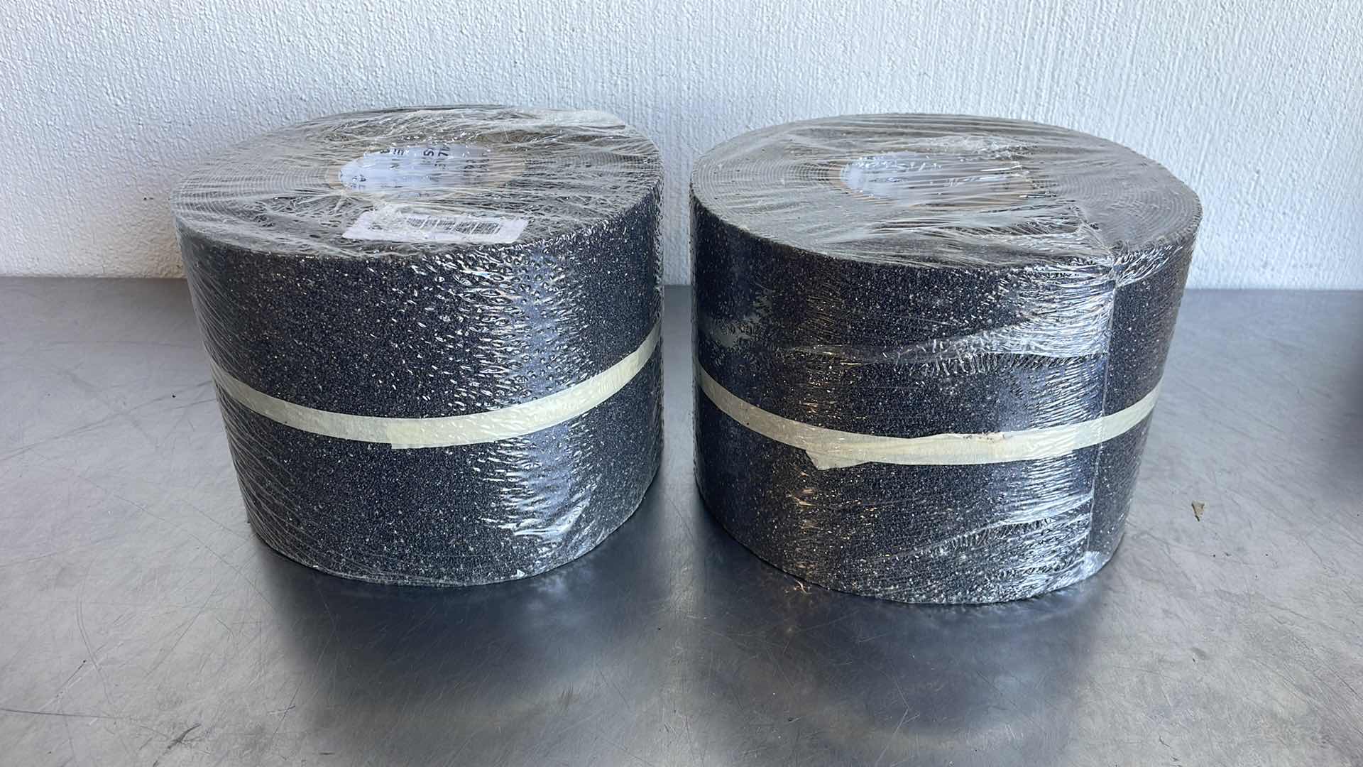 Photo 1 of 6” x 60 ANTI SKID TAPE COURSE ROLL (2)