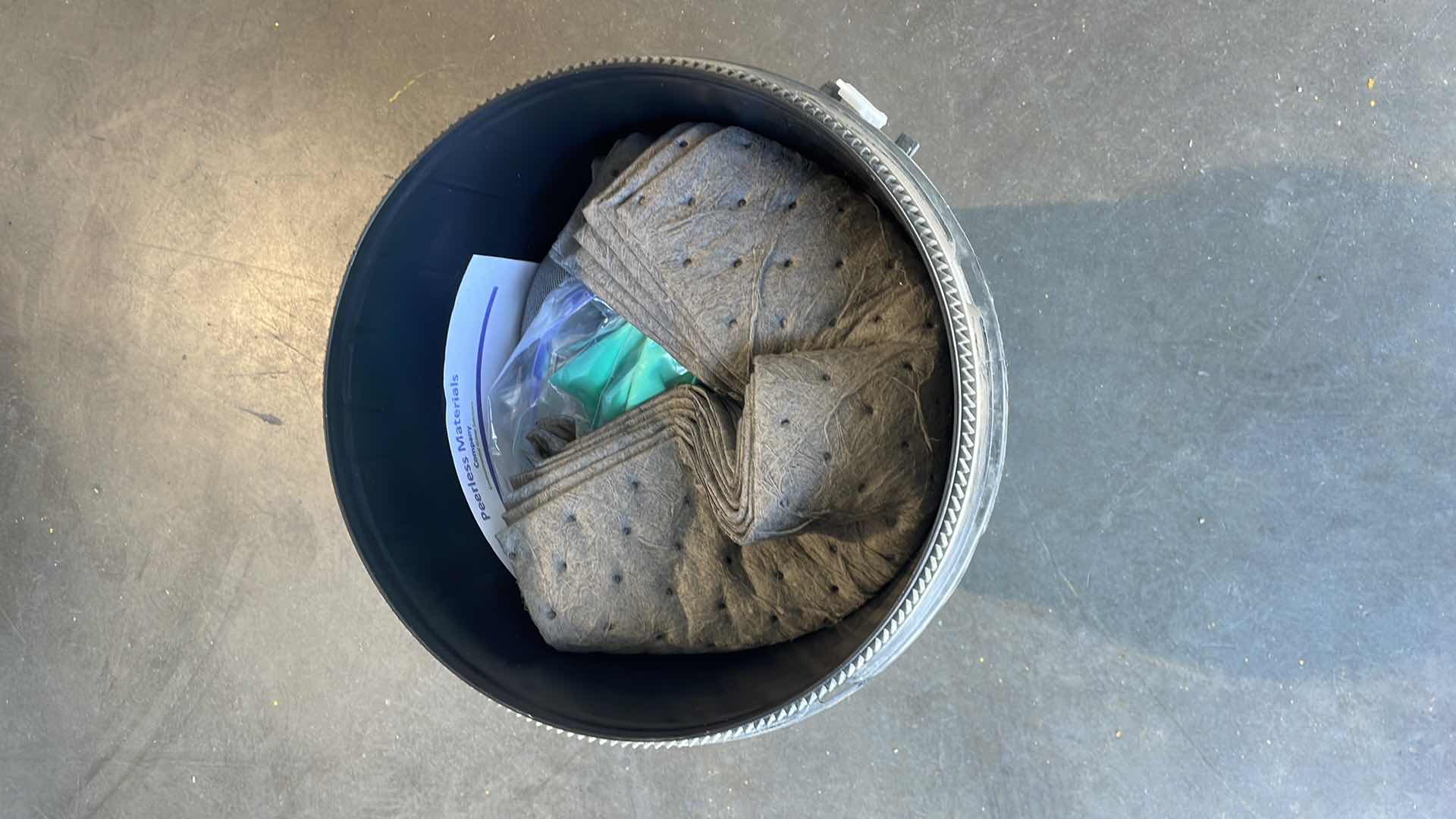 Photo 1 of 5 GAL UNIVERSAL SPILL KIT