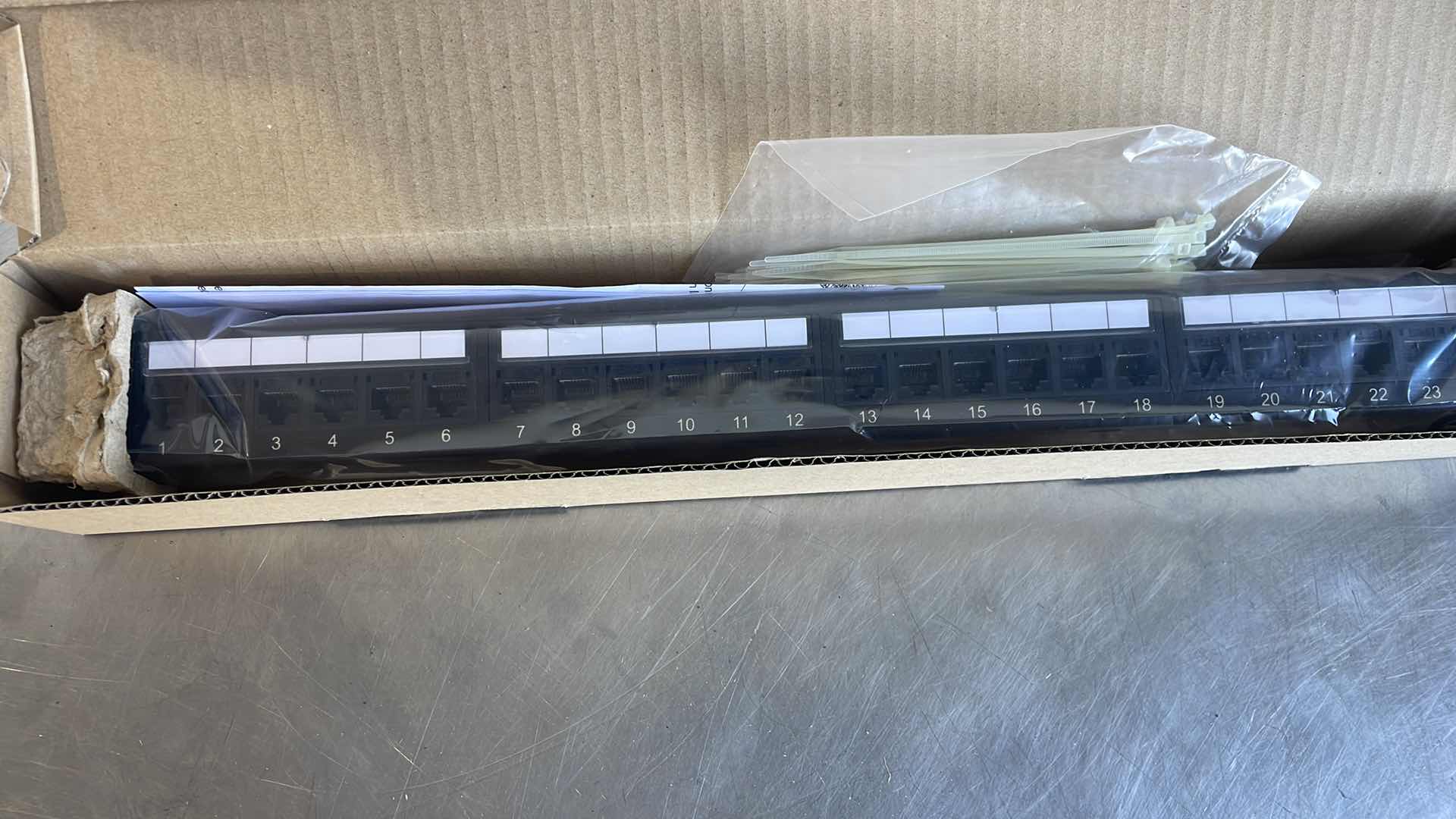 Photo 1 of C2G CABLES TO GO 37050 24 PORT CAT6 110- TYPE PATCH PANEL BLACK 19" (5)