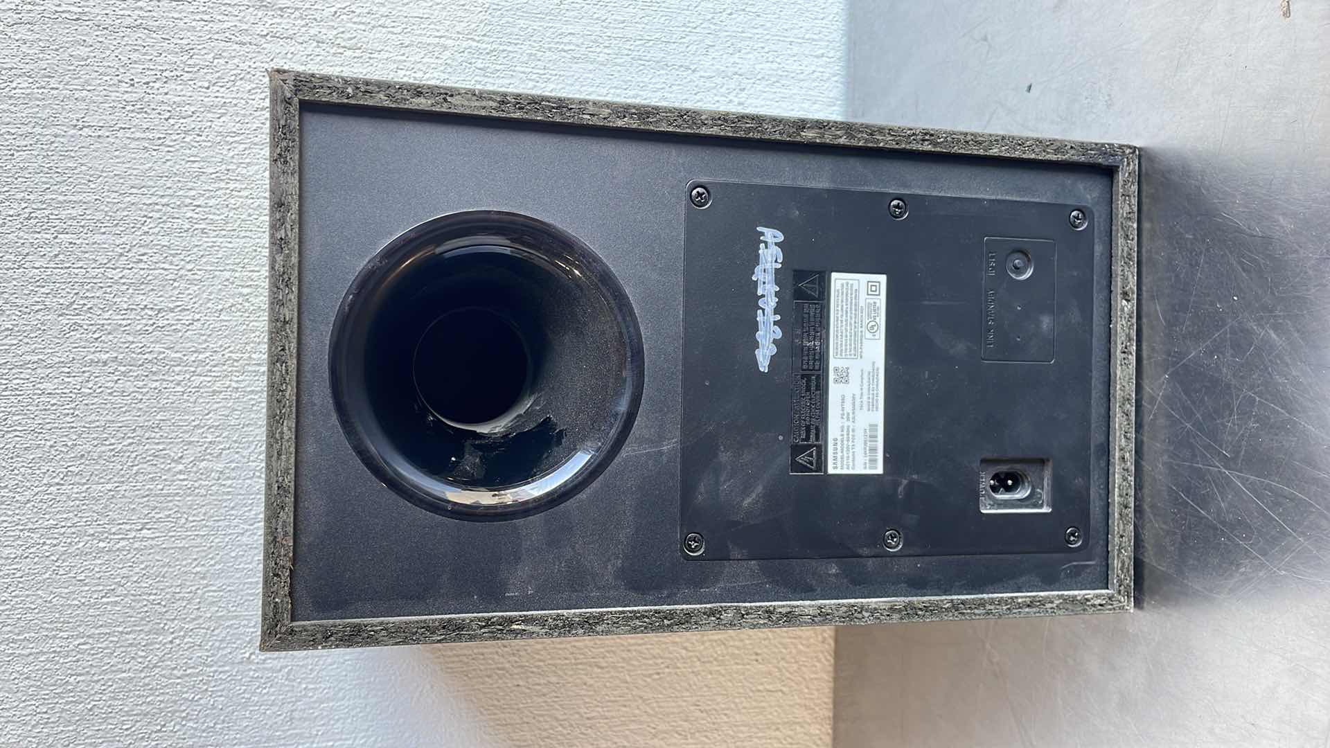 Photo 1 of SAMSUNG SUBWOOFER MODEL PSWT55D