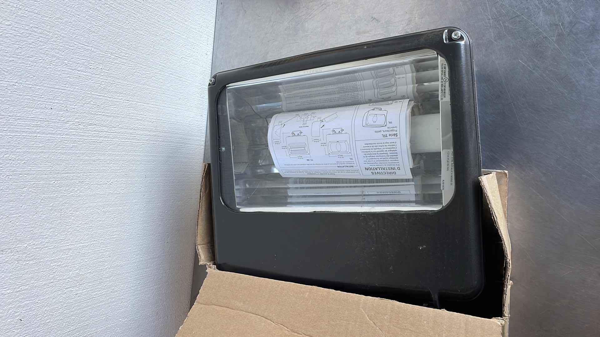 Photo 1 of TFL FLOODLIGHT CONTOUR SERIES 400WATT