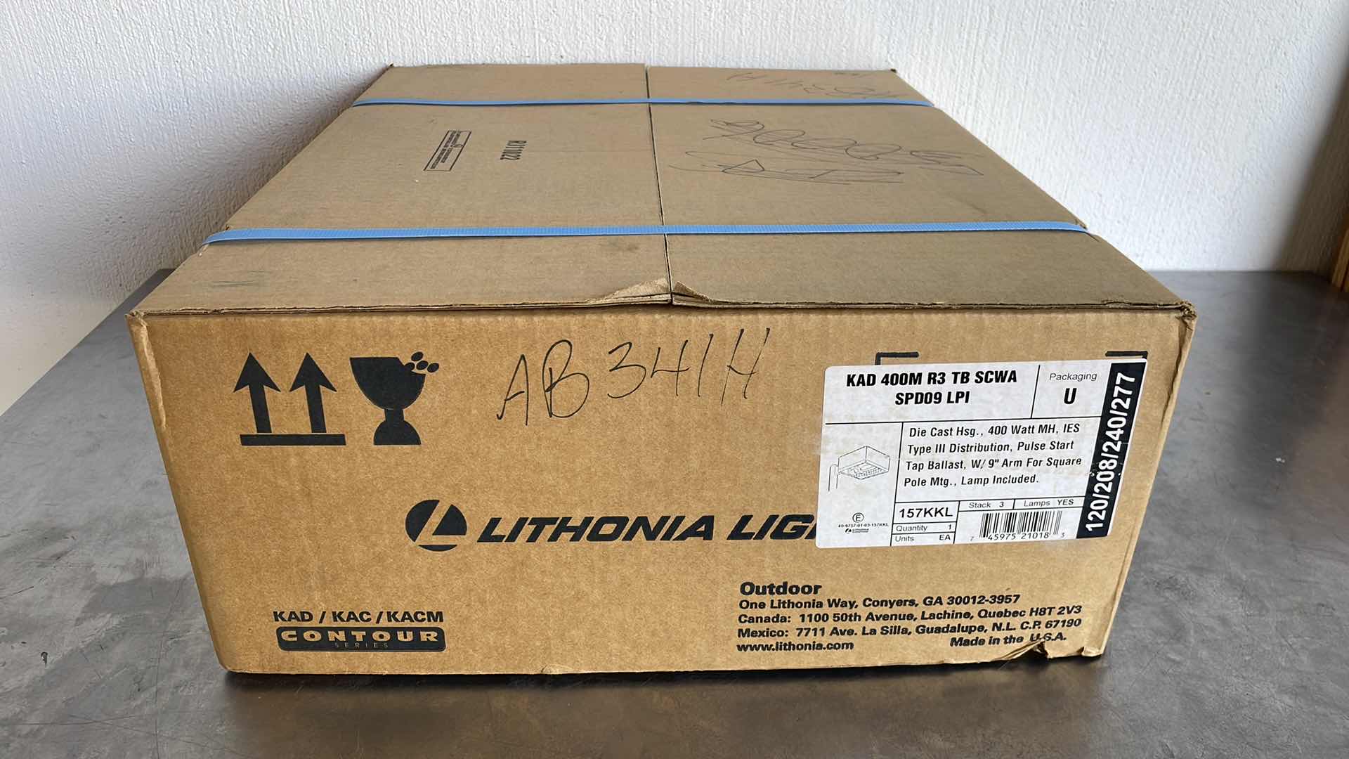 Photo 1 of LITHONIA LIGHTING CONTOUR SERIES 400 WATT OUTDOOR LIGHT