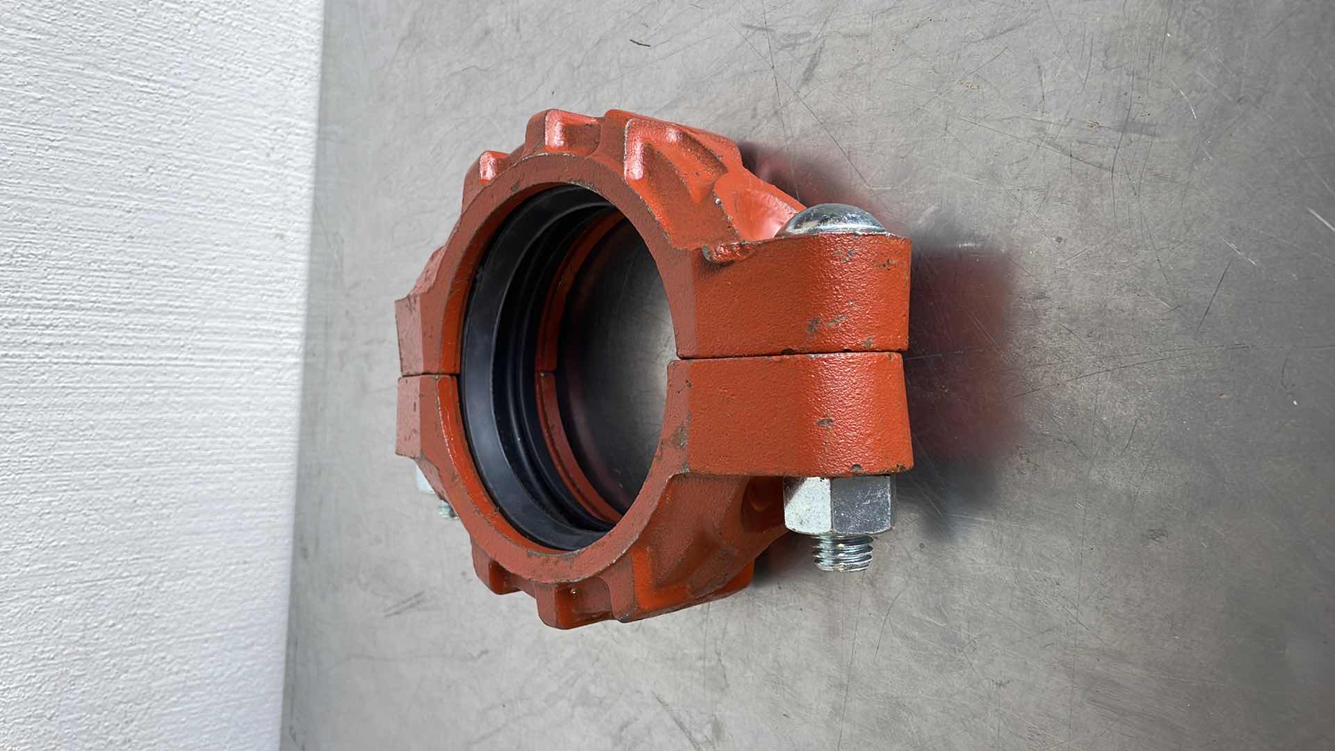 Photo 4 of VICTAULIC
STYLE 77 4 IN. FLEXIBLE 1000 PSI CARBON STEEL GROOVE COUPLING
PART #VL040077GE1-NR