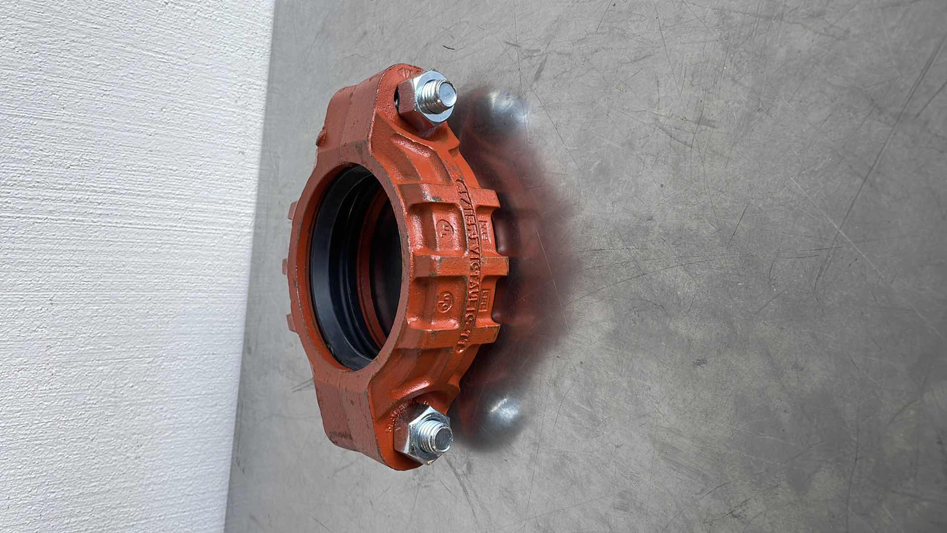 Photo 2 of VICTAULIC
STYLE 77 4 IN. FLEXIBLE 1000 PSI CARBON STEEL GROOVE COUPLING
PART #VL040077GE1-NR