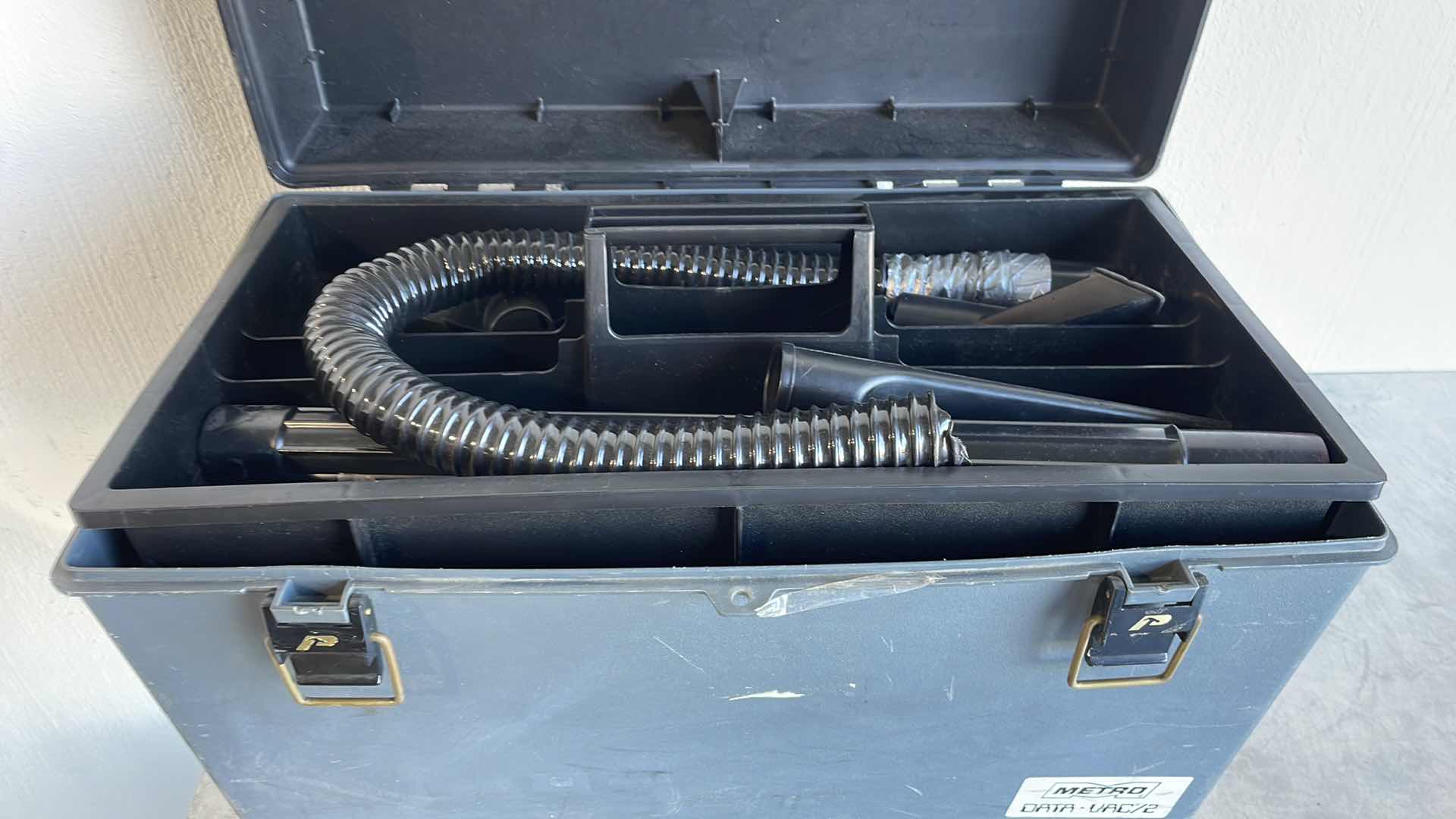 Photo 1 of METRO DATA VAC/2