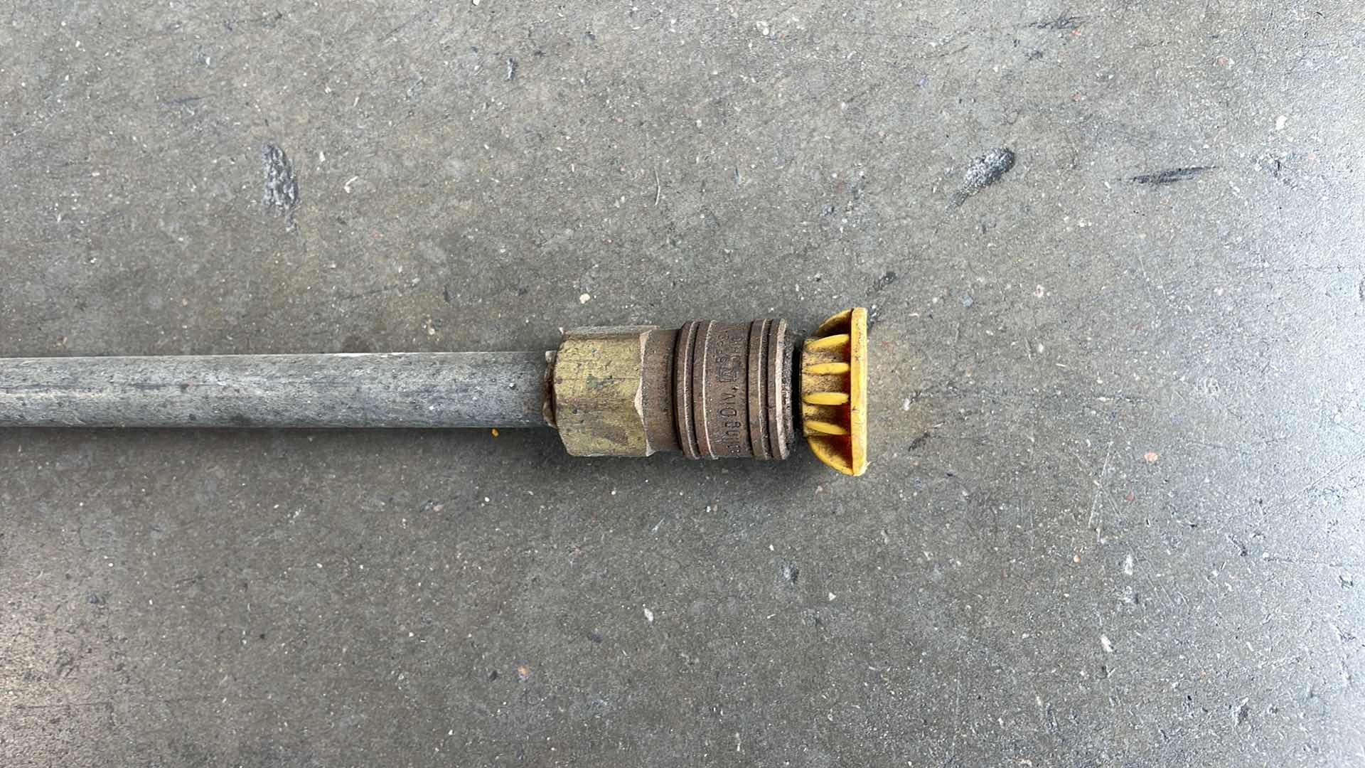 Photo 3 of PRESSURE WASHER XTREAM GL5000 TRIGGER GUN & LANCE 10 GPM 5000 PSI(2)