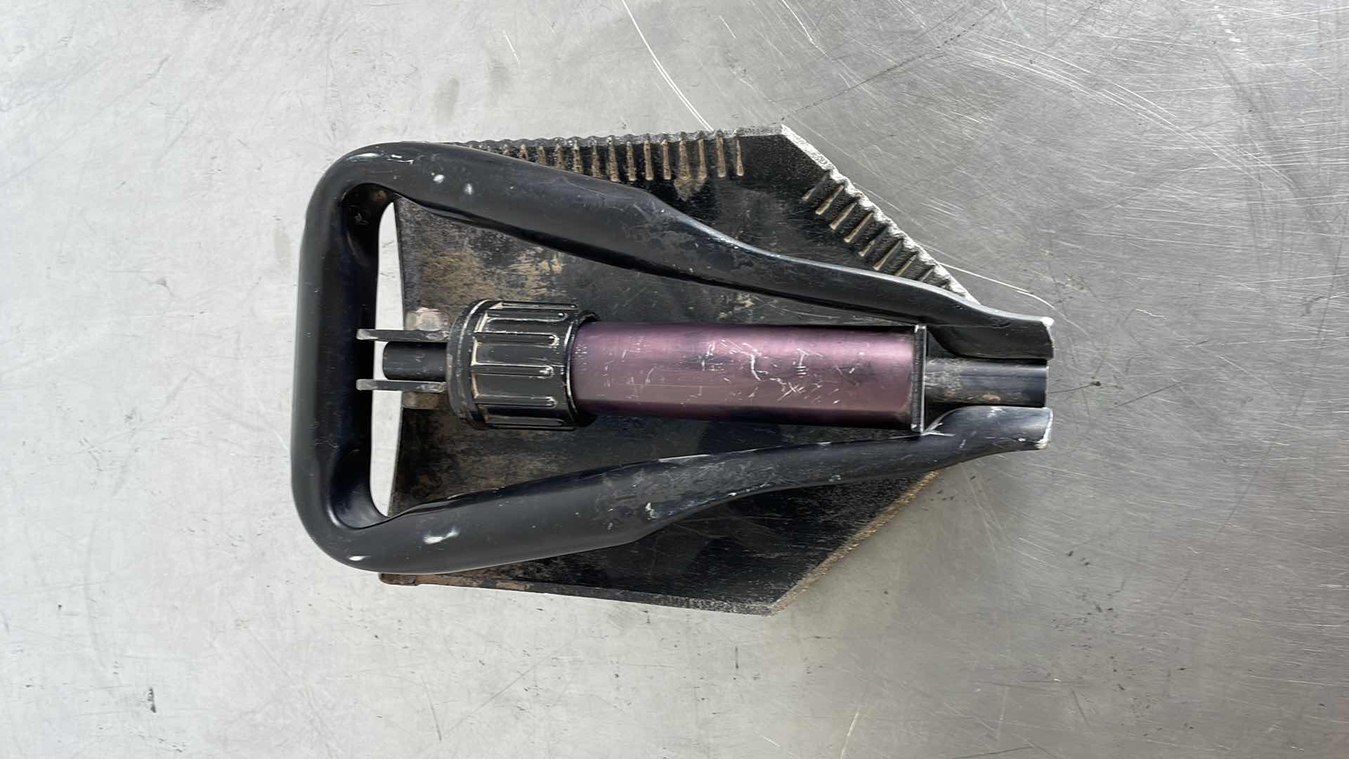Photo 1 of USGI AMES ENTRENCHING TOOL E-TOOL