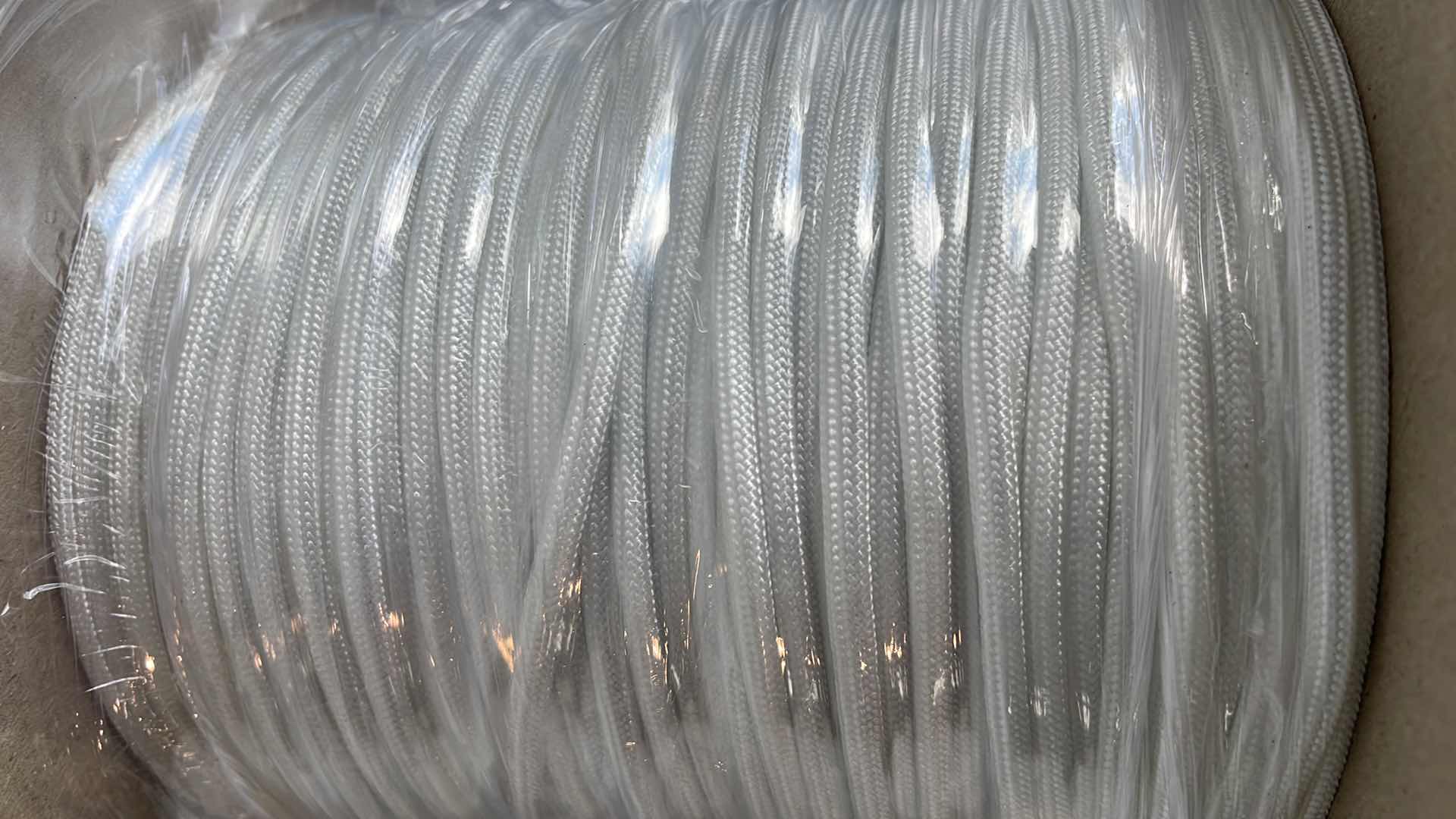 Photo 1 of PARACHUTE CORD WHITE 400’