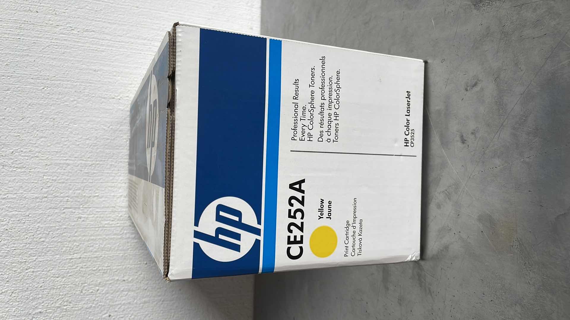 Photo 1 of HP 504A LJCP3525 YELLOW TONER