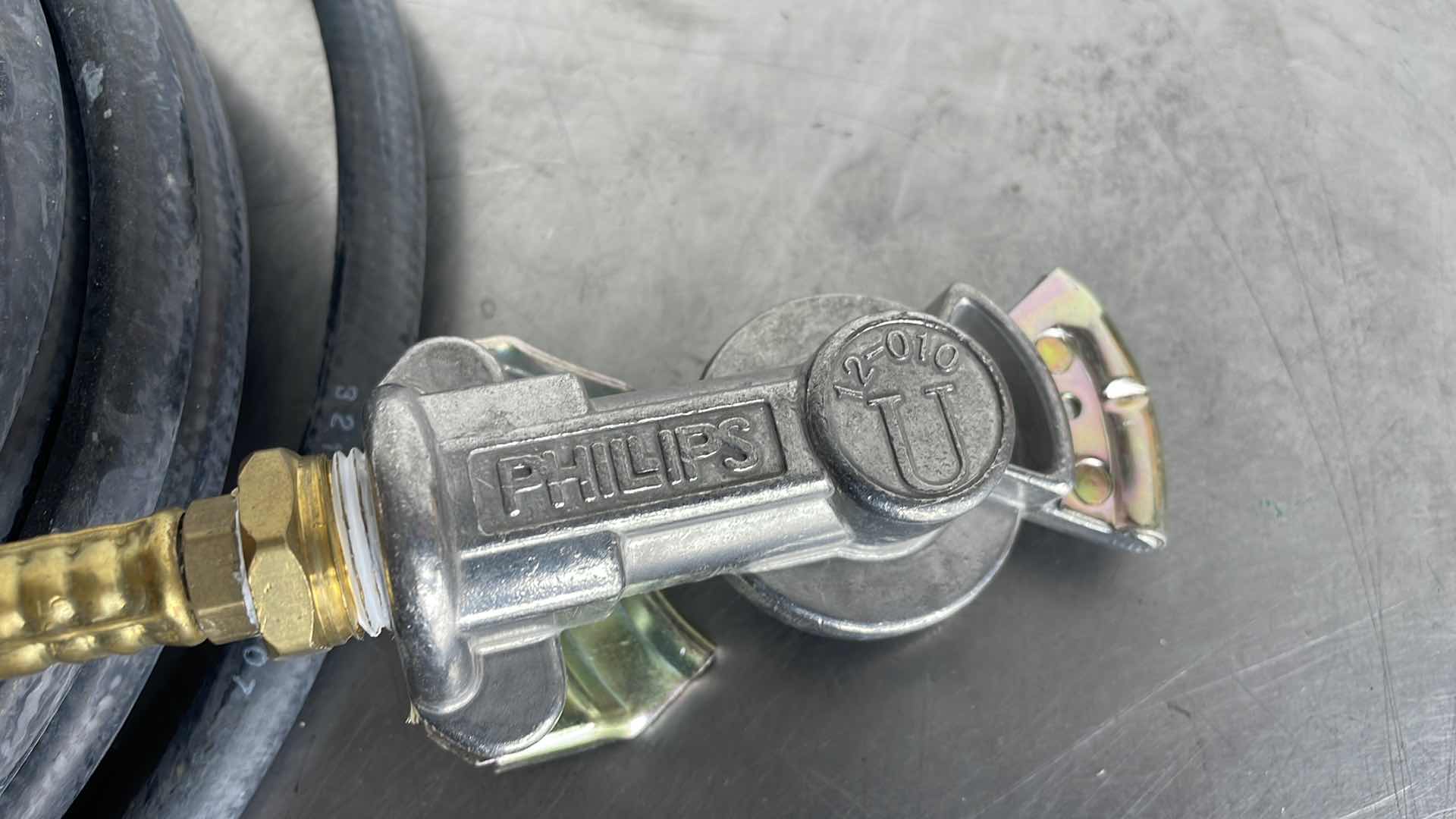 Photo 1 of MILTON S-506 INFLATOR GAUGE W/ GOODYEAR 200PSI HOSE & PHILLIPS GLADHAND