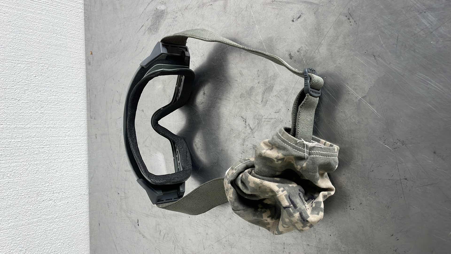 Photo 1 of ESS MILITARY CLEAR GOGGLES