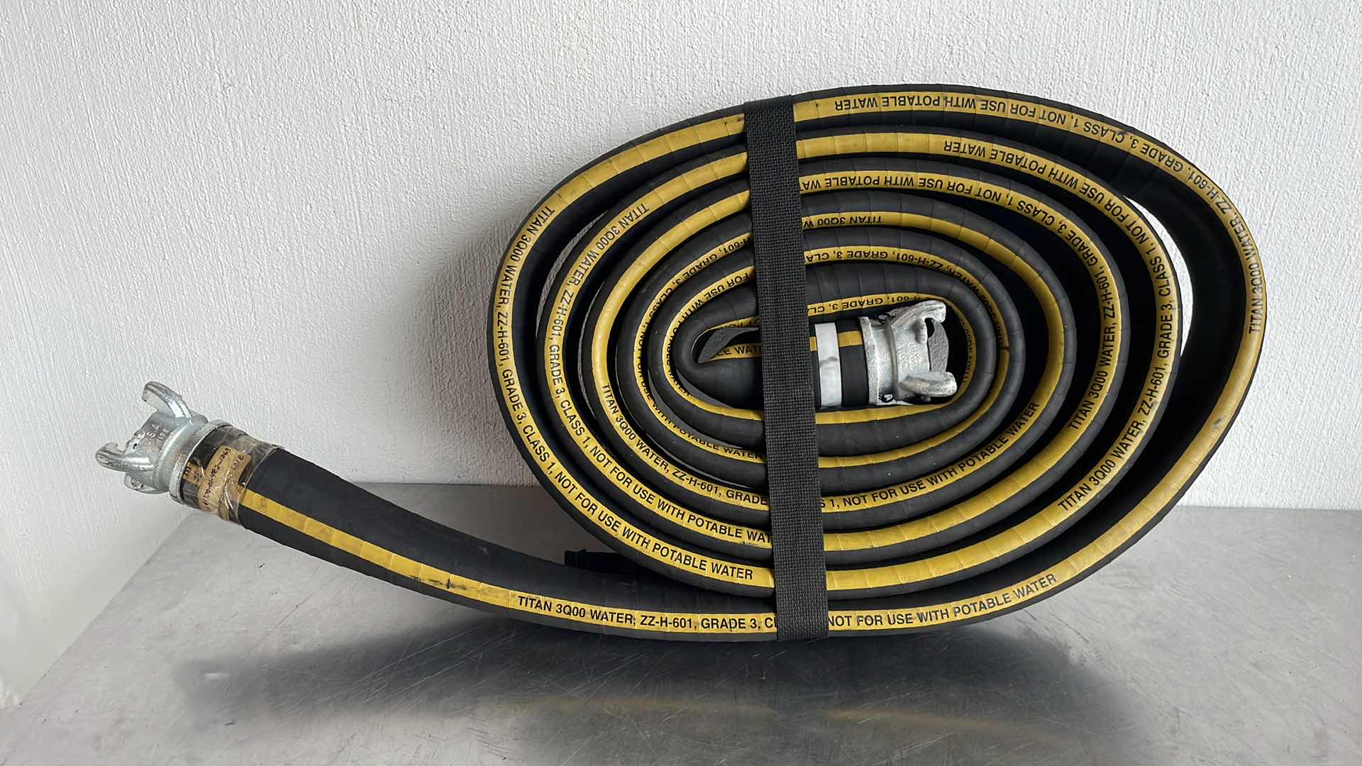 Photo 1 of TITAN 3Q00 WATER ZZ H 601 GRADE 3 CLASS 1 NOT FOR POTABLE WATER 25’