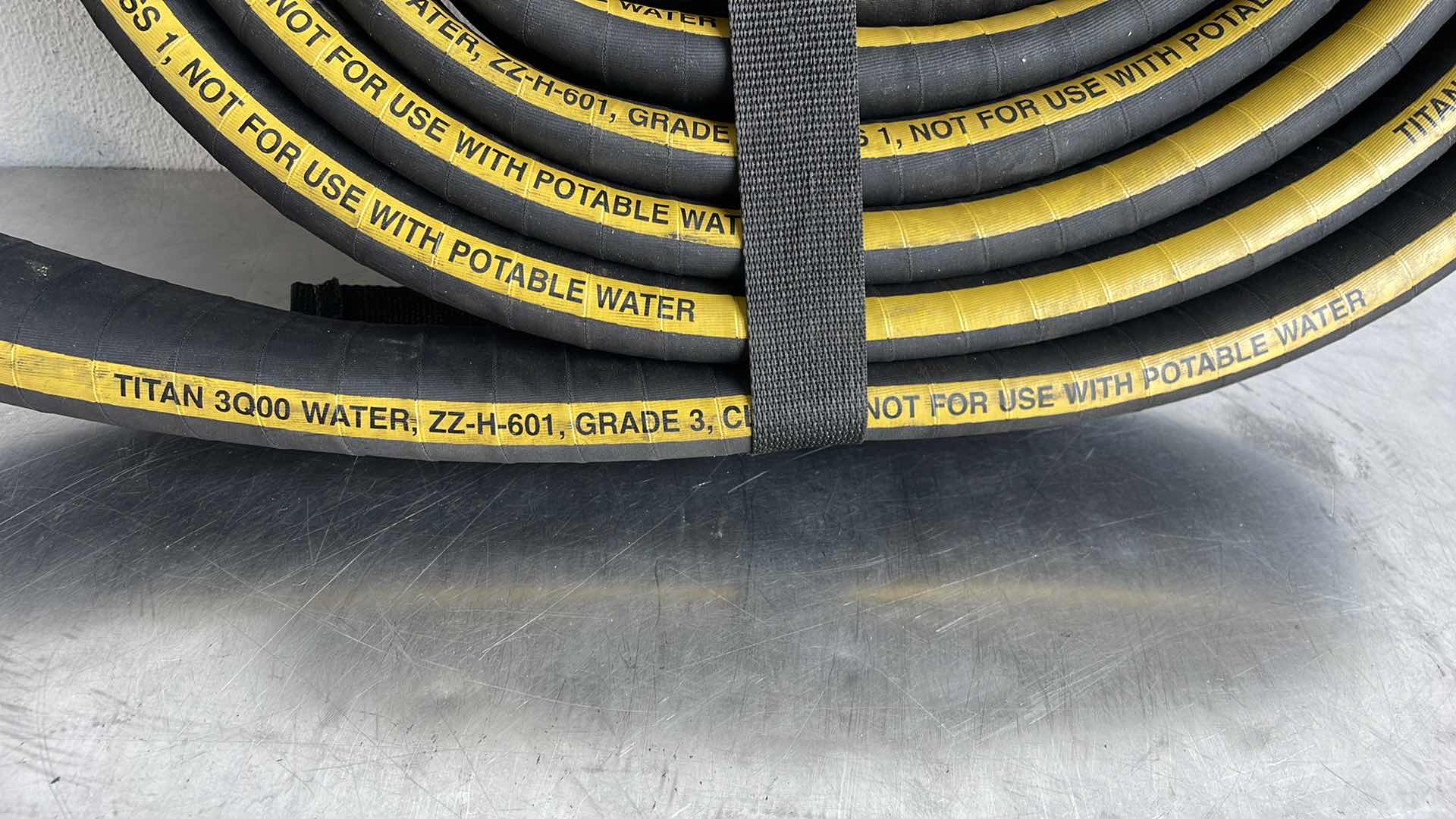 Photo 2 of TITAN 3Q00 WATER ZZ H 601 GRADE 3 CLASS 1 NOT FOR POTABLE WATER 25’