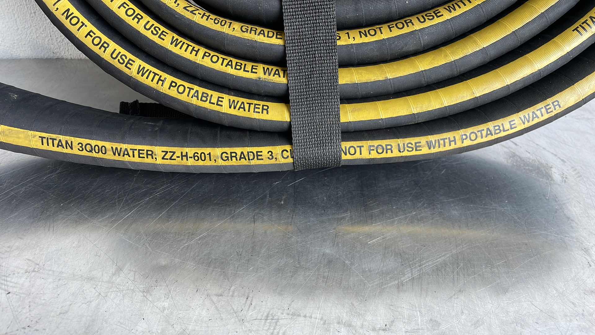 Photo 1 of TITAN 3Q00 WATER ZZ H 601 GRADE 3 CLASS 1 NOT FOR POTABLE WATER 25’