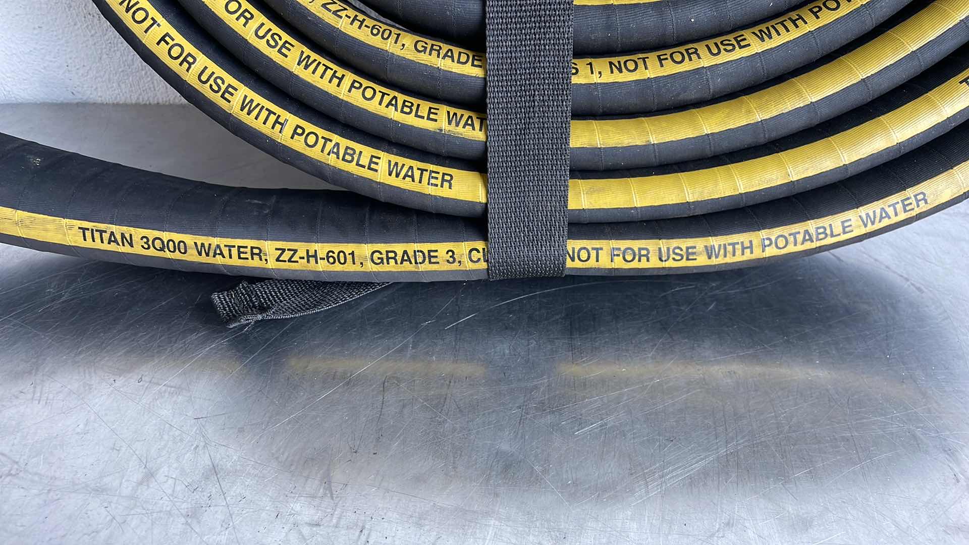 Photo 1 of TITAN 3Q00 WATER ZZ H 601 GRADE 3 CLASS 1 NOT FOR POTABLE WATER 25’