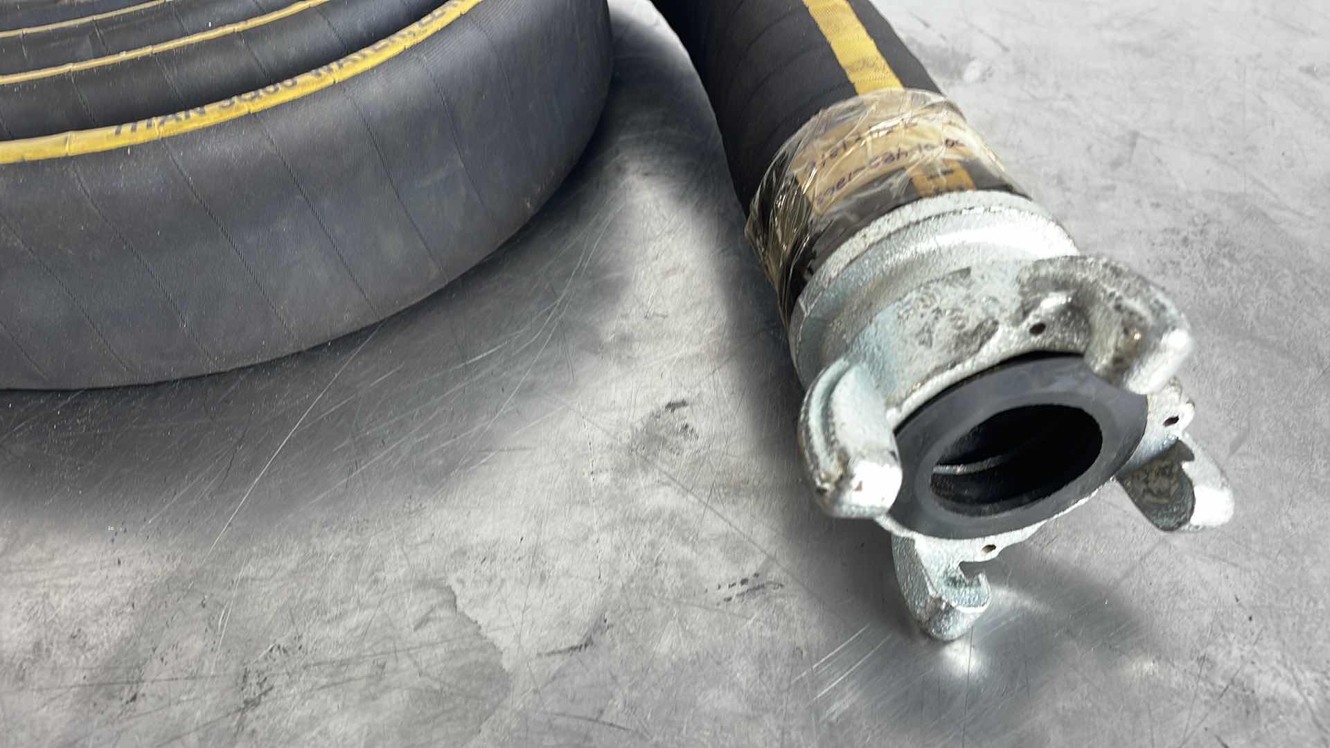 Photo 1 of TITAN 3Q00 WATER ZZ H 601 GRADE 3 CLASS 1 NOT FOR POTABLE WATER 25’