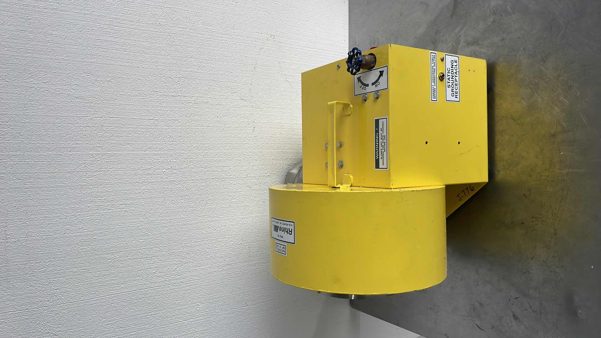 View 3 of RHINE AIR NF17-8A PNEUMATIC DRIVEN 8 CENTRIFUGAL BLOWER NO SPARK VENTILATION