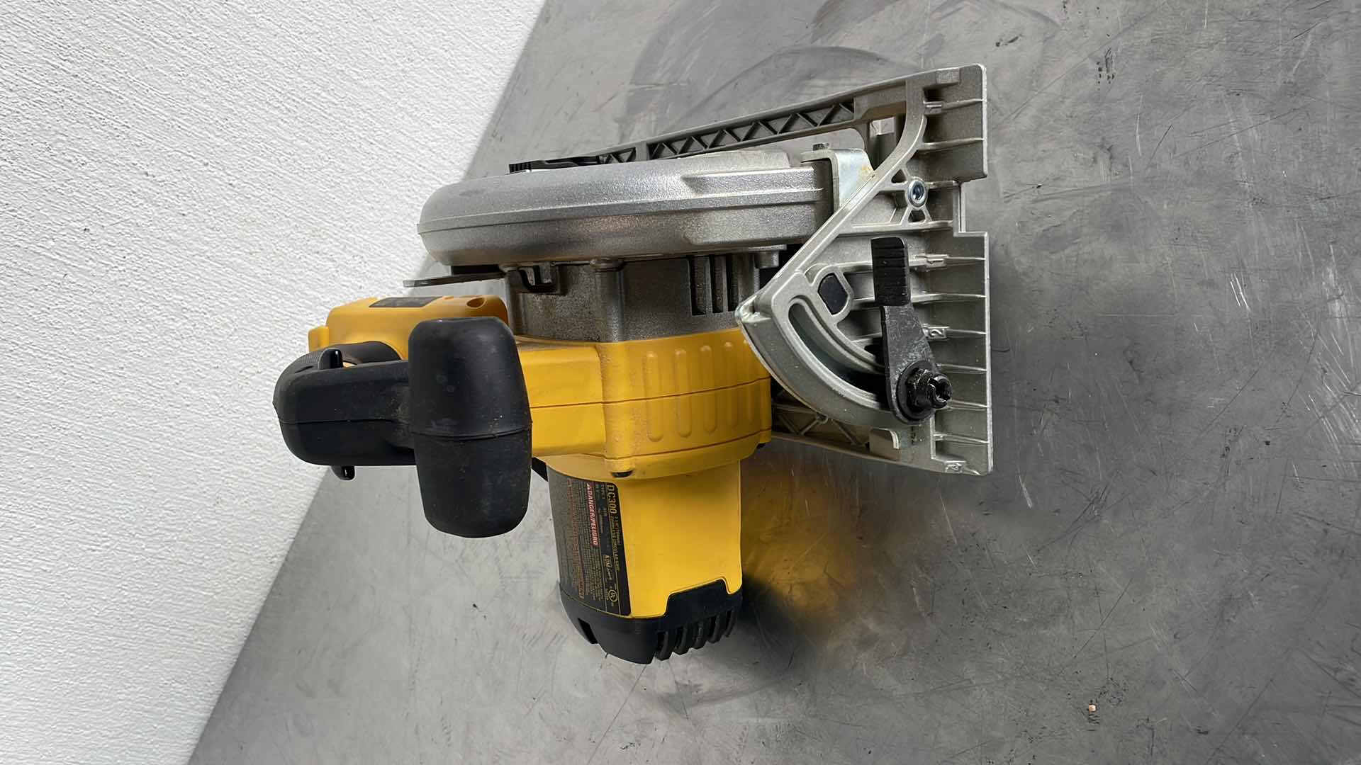 Photo 1 of DEWALT 36V 7-1/4” CORDLESS CIRCULAR SAW DC300