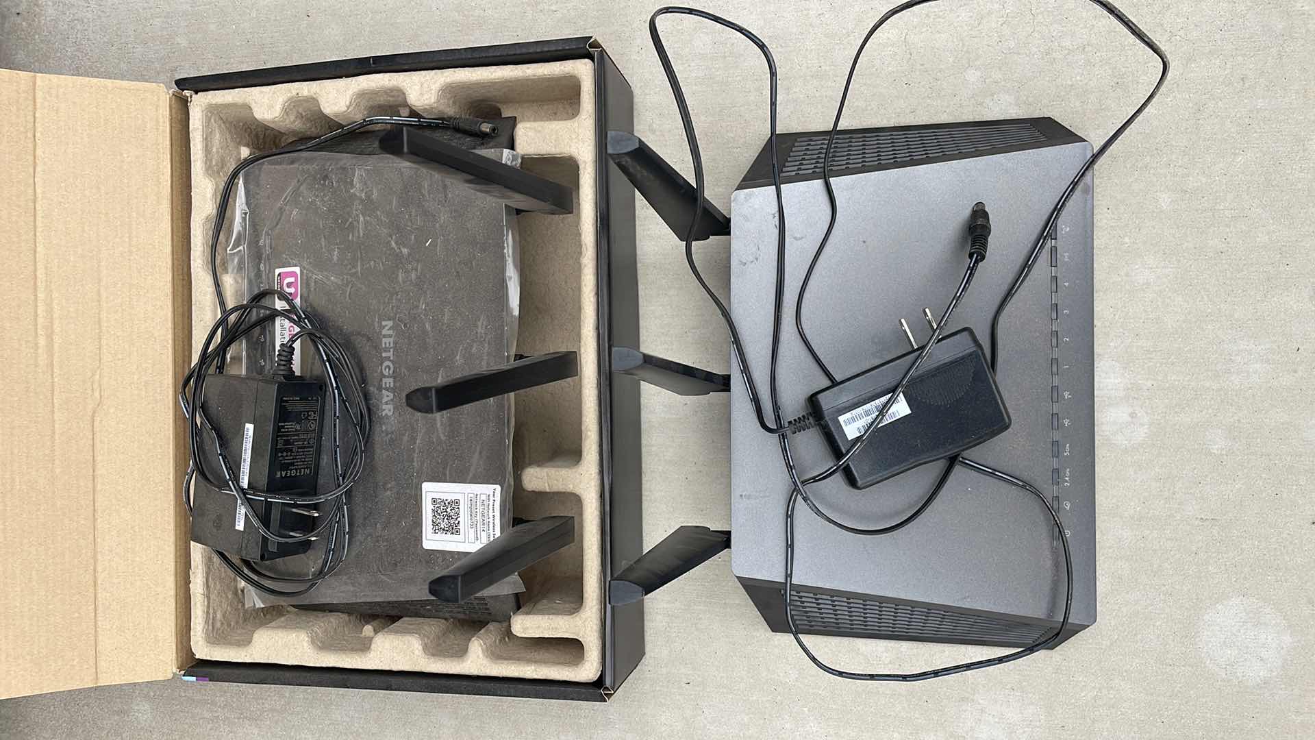 Photo 1 of NETGEAR NIGHTHAWK AC1900 SMART WIFI ROUTER MODEL R7000 (2)