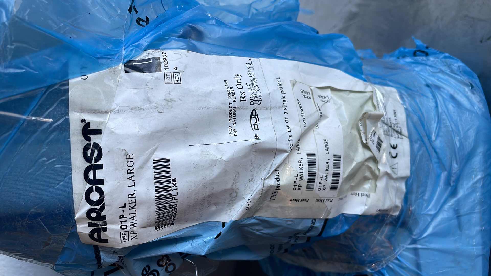 Photo 1 of AIRCAST XP WALKER LARGE 01P-L WALKING CAST (3)